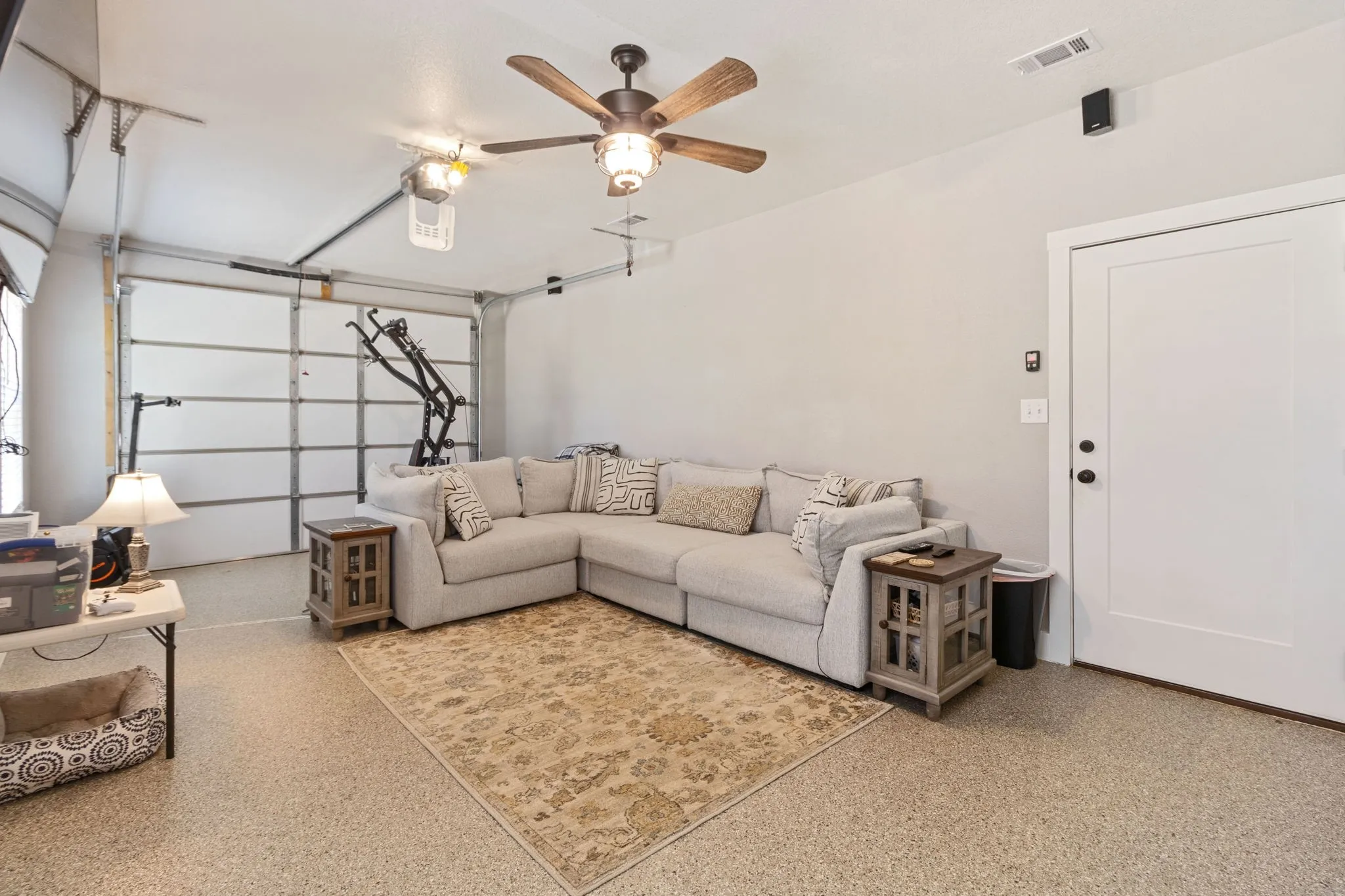 Single Family Residence For Sale in Henderson County , 5337 Dusty Road, Athens, Texas 75752, 4 Bedroom, 3 Bathroom, 1 Garage spaces, 2,561 Sqft, built in 2018, mls#21318382, Real Estate Agent in Athens, Homes For Sale in Henderson county, Homes For Sale in Athens, Realtor in Athens Texas, Real Estate Brokerage Independent Realty Texas, Luminita Cordes Realtor