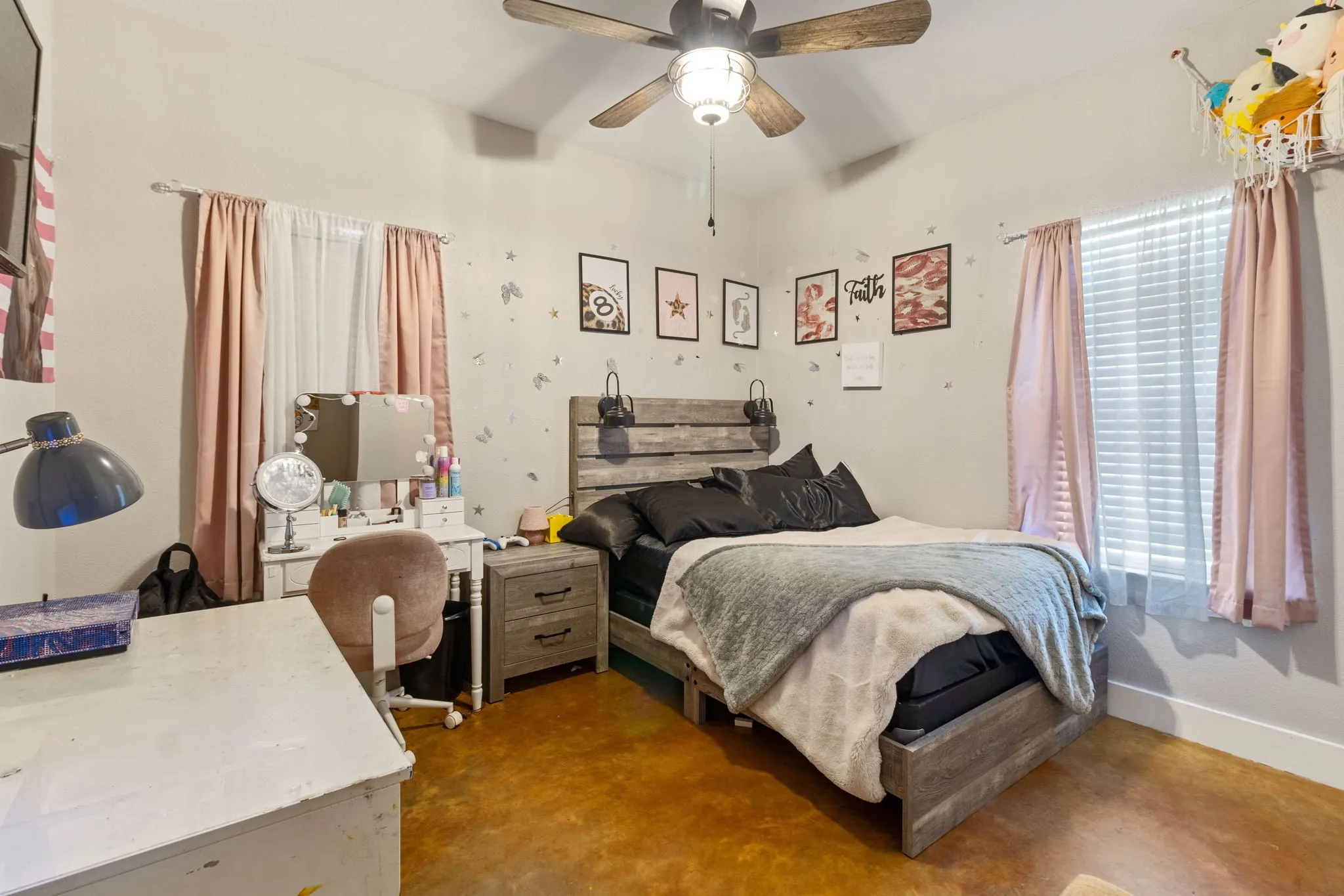 Single Family Residence For Sale in Henderson County , 5337 Dusty Road, Athens, Texas 75752, 4 Bedroom, 3 Bathroom, 1 Garage spaces, 2,561 Sqft, built in 2018, mls#21318382, Real Estate Agent in Athens, Homes For Sale in Henderson county, Homes For Sale in Athens, Realtor in Athens Texas, Real Estate Brokerage Independent Realty Texas, Luminita Cordes Realtor