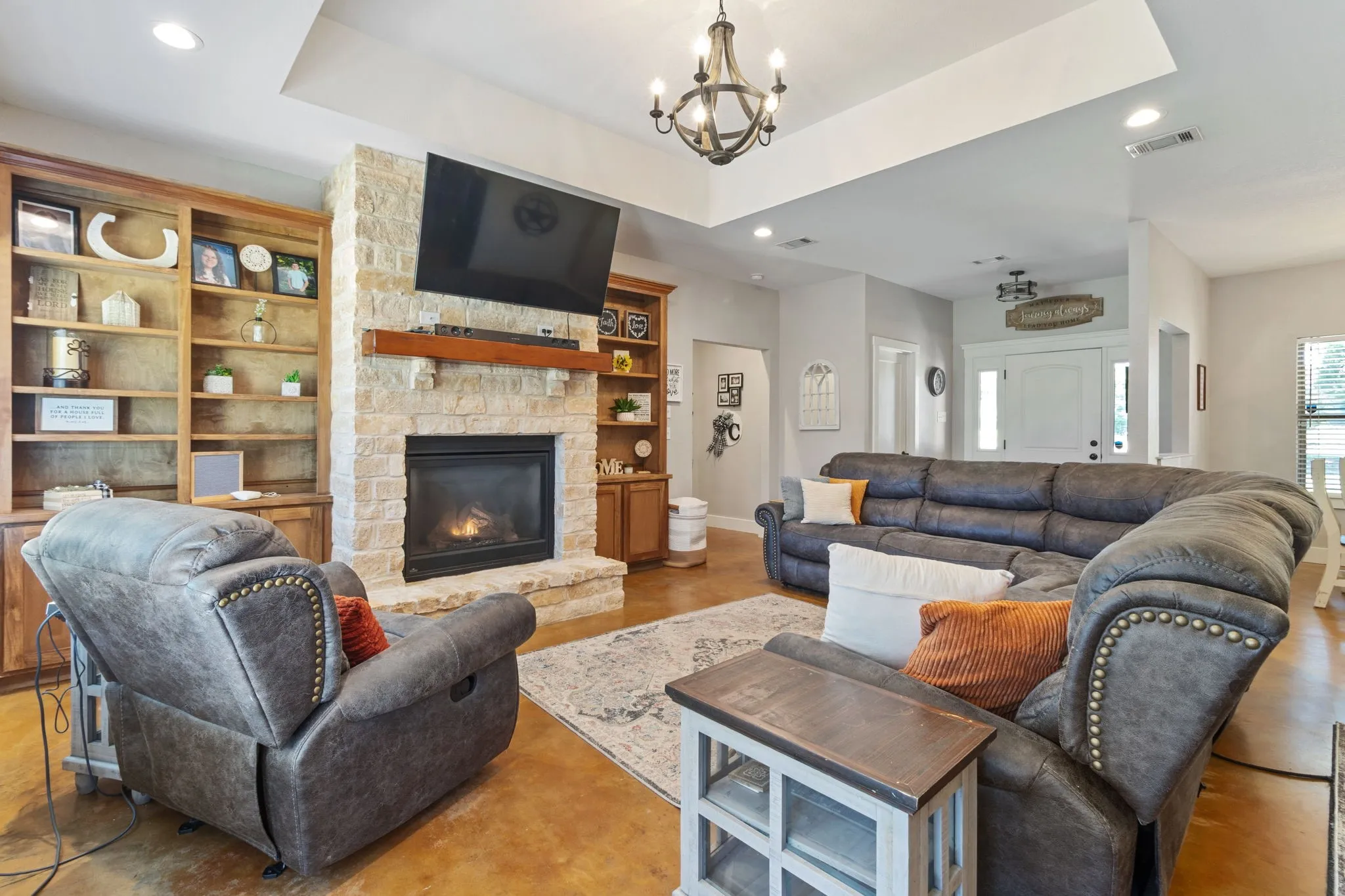 Single Family Residence For Sale in Henderson County , 5337 Dusty Road, Athens, Texas 75752, 4 Bedroom, 3 Bathroom, 1 Garage spaces, 2,561 Sqft, built in 2018, mls#21318382, Real Estate Agent in Athens, Homes For Sale in Henderson county, Homes For Sale in Athens, Realtor in Athens Texas, Real Estate Brokerage Independent Realty Texas, Luminita Cordes Realtor