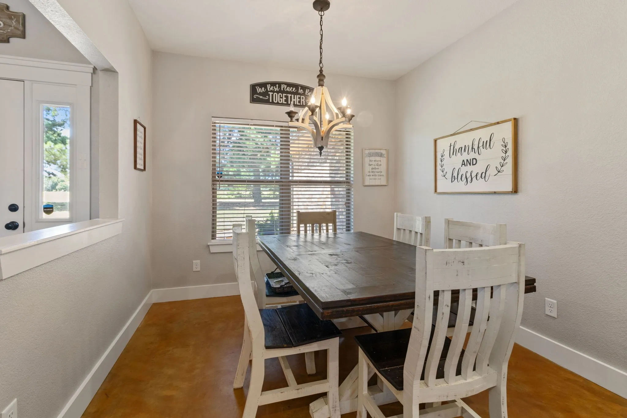 Single Family Residence For Sale in Henderson County , 5337 Dusty Road, Athens, Texas 75752, 4 Bedroom, 3 Bathroom, 1 Garage spaces, 2,561 Sqft, built in 2018, mls#21318382, Real Estate Agent in Athens, Homes For Sale in Henderson county, Homes For Sale in Athens, Realtor in Athens Texas, Real Estate Brokerage Independent Realty Texas, Luminita Cordes Realtor