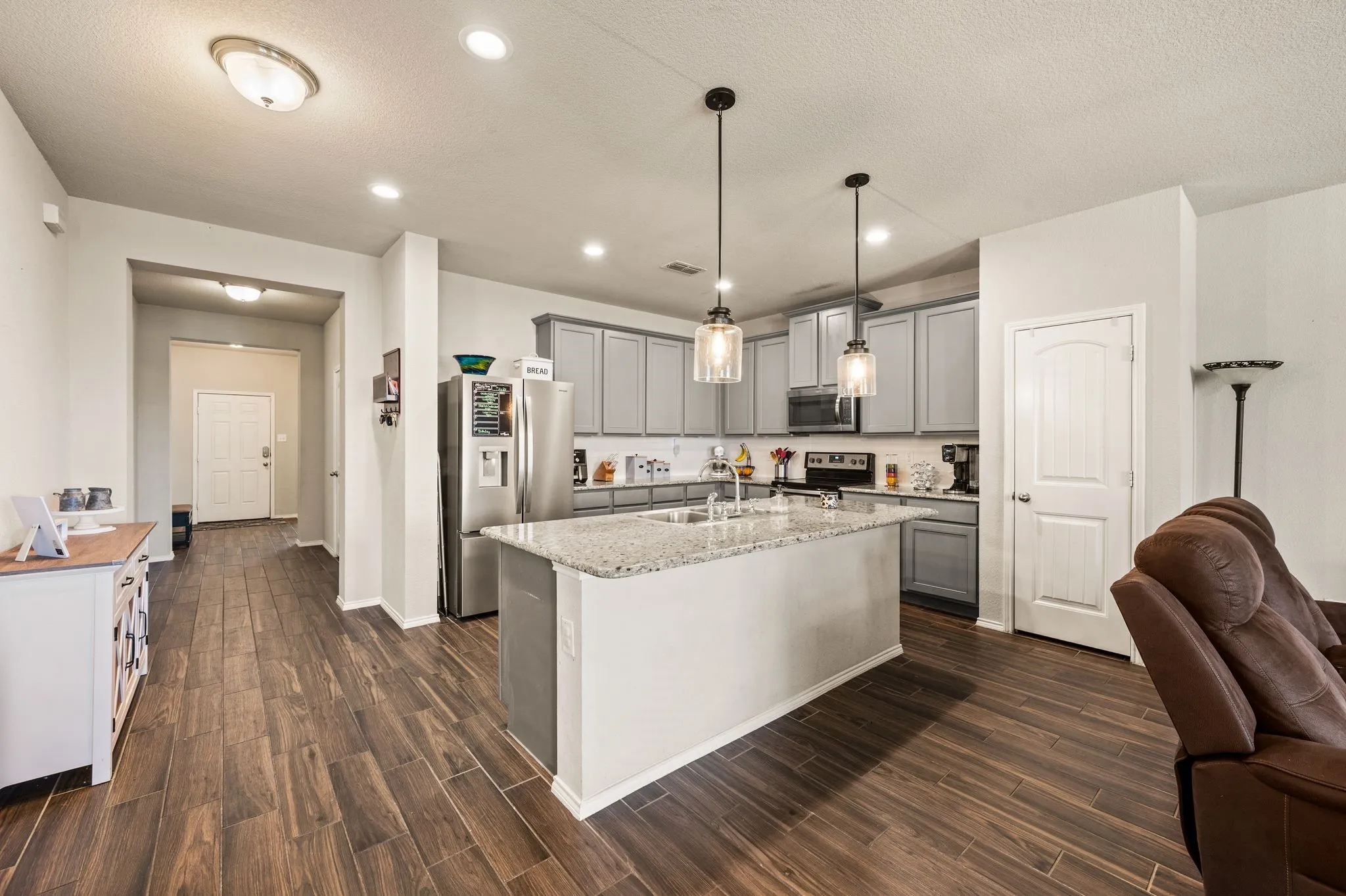 Single Family Residence For Sale in Tarrant County , 3120 Coyote Canyon Trail, Fort Worth, Texas 76108, 4 Bedroom, 3 Bathroom, 2 Garage spaces, 2,635 Sqft, built in 2017, mls#21329884, Real Estate Agent in Fort Worth, Homes For Sale in Tarrant county, Homes For Sale in Fort Worth, Realtor in Fort Worth Texas, Real Estate Brokerage Independent Realty Texas, Luminita Cordes Realtor