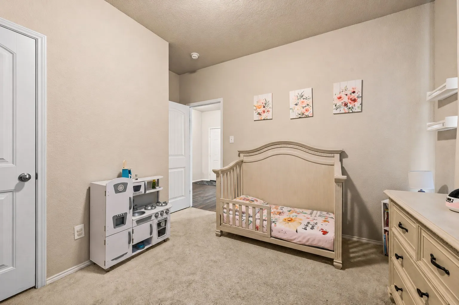 Single Family Residence For Sale in Tarrant County , 3120 Coyote Canyon Trail, Fort Worth, Texas 76108, 4 Bedroom, 3 Bathroom, 2 Garage spaces, 2,635 Sqft, built in 2017, mls#21329884, Real Estate Agent in Fort Worth, Homes For Sale in Tarrant county, Homes For Sale in Fort Worth, Realtor in Fort Worth Texas, Real Estate Brokerage Independent Realty Texas, Luminita Cordes Realtor