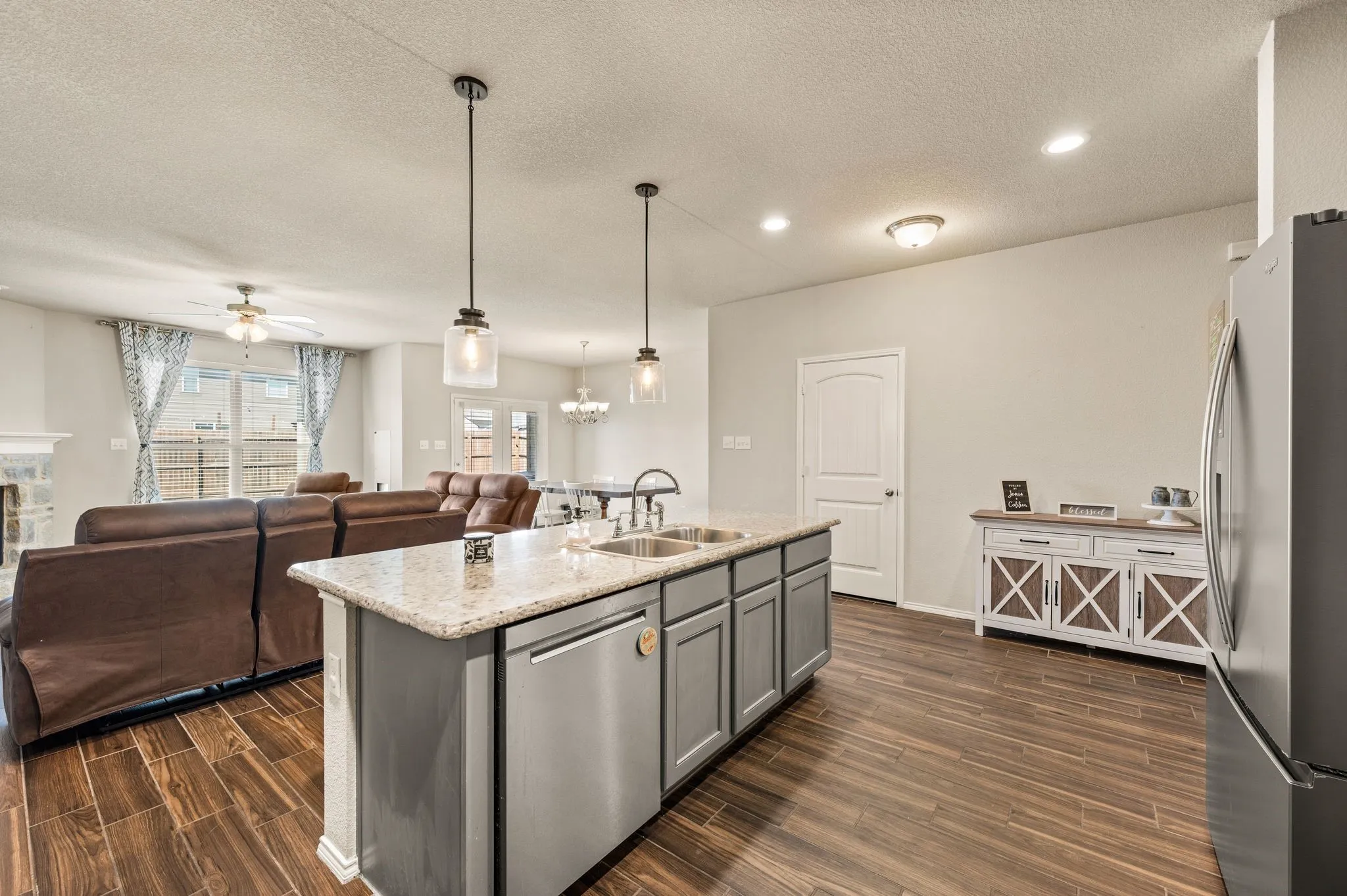 Single Family Residence For Sale in Tarrant County , 3120 Coyote Canyon Trail, Fort Worth, Texas 76108, 4 Bedroom, 3 Bathroom, 2 Garage spaces, 2,635 Sqft, built in 2017, mls#21329884, Real Estate Agent in Fort Worth, Homes For Sale in Tarrant county, Homes For Sale in Fort Worth, Realtor in Fort Worth Texas, Real Estate Brokerage Independent Realty Texas, Luminita Cordes Realtor