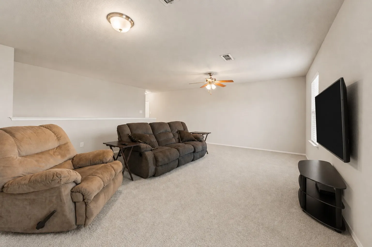 Single Family Residence For Sale in Tarrant County , 3120 Coyote Canyon Trail, Fort Worth, Texas 76108, 4 Bedroom, 3 Bathroom, 2 Garage spaces, 2,635 Sqft, built in 2017, mls#21329884, Real Estate Agent in Fort Worth, Homes For Sale in Tarrant county, Homes For Sale in Fort Worth, Realtor in Fort Worth Texas, Real Estate Brokerage Independent Realty Texas, Luminita Cordes Realtor