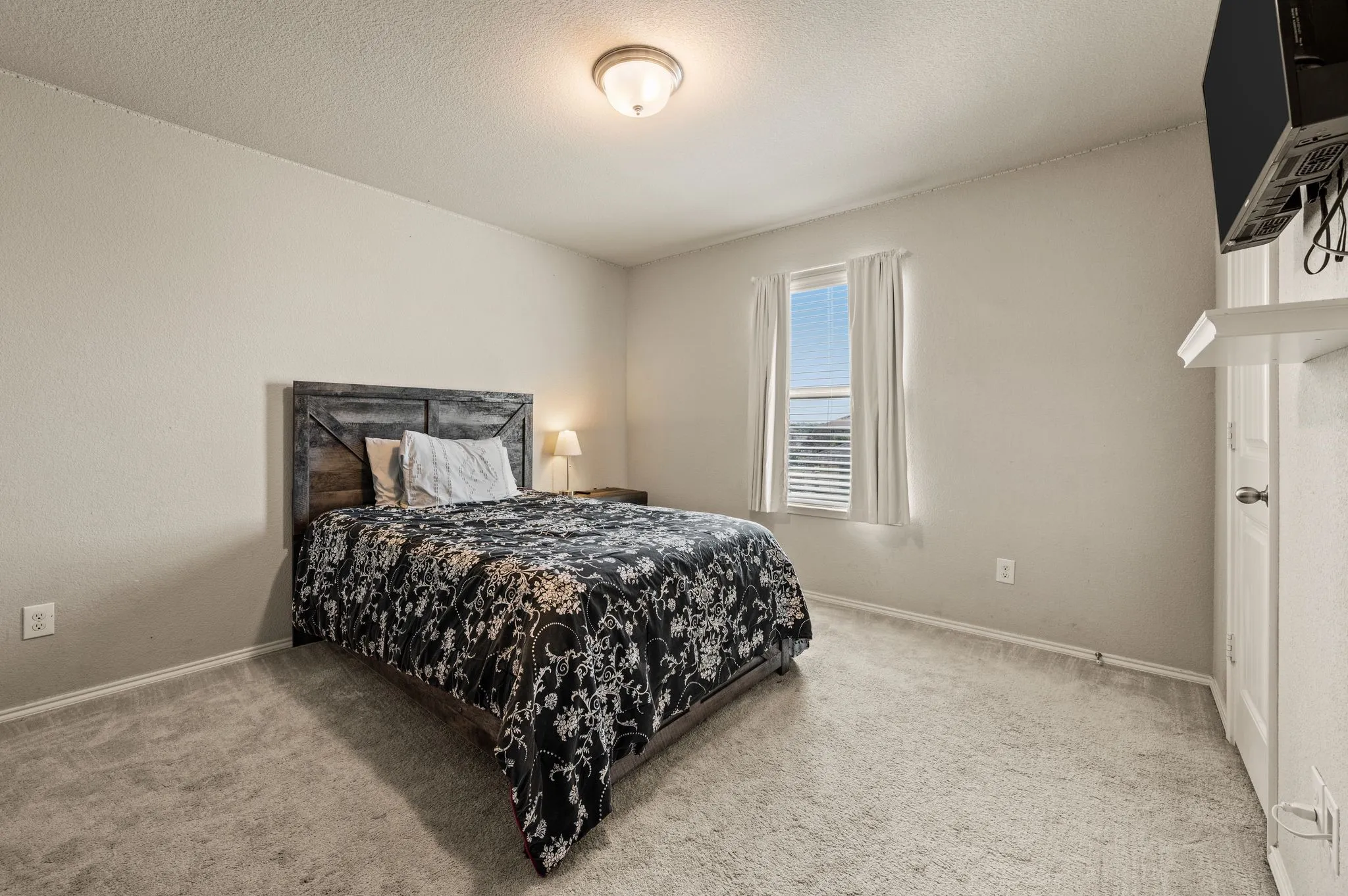 Single Family Residence For Sale in Tarrant County , 3120 Coyote Canyon Trail, Fort Worth, Texas 76108, 4 Bedroom, 3 Bathroom, 2 Garage spaces, 2,635 Sqft, built in 2017, mls#21329884, Real Estate Agent in Fort Worth, Homes For Sale in Tarrant county, Homes For Sale in Fort Worth, Realtor in Fort Worth Texas, Real Estate Brokerage Independent Realty Texas, Luminita Cordes Realtor