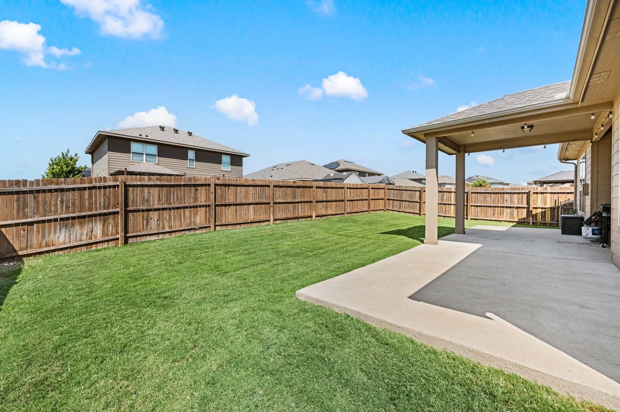 Single Family Residence For Sale in Tarrant County , 3120 Coyote Canyon Trail, Fort Worth, Texas 76108, 4 Bedroom, 3 Bathroom, 2 Garage spaces, 2,635 Sqft, built in 2017, mls#21329884, Real Estate Agent in Fort Worth, Homes For Sale in Tarrant county, Homes For Sale in Fort Worth, Realtor in Fort Worth Texas, Real Estate Brokerage Independent Realty Texas, Luminita Cordes Realtor