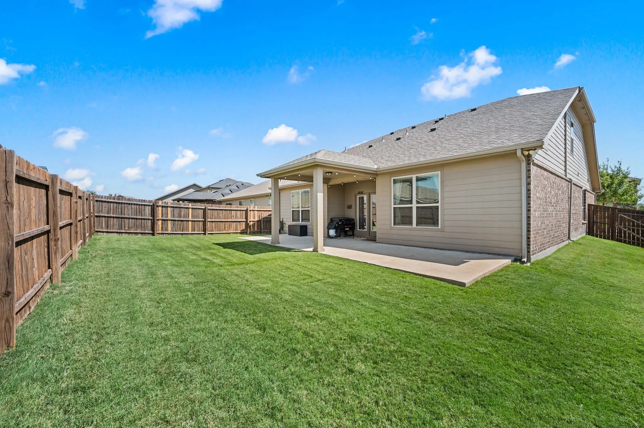 Single Family Residence For Sale in Tarrant County , 3120 Coyote Canyon Trail, Fort Worth, Texas 76108, 4 Bedroom, 3 Bathroom, 2 Garage spaces, 2,635 Sqft, built in 2017, mls#21329884, Real Estate Agent in Fort Worth, Homes For Sale in Tarrant county, Homes For Sale in Fort Worth, Realtor in Fort Worth Texas, Real Estate Brokerage Independent Realty Texas, Luminita Cordes Realtor