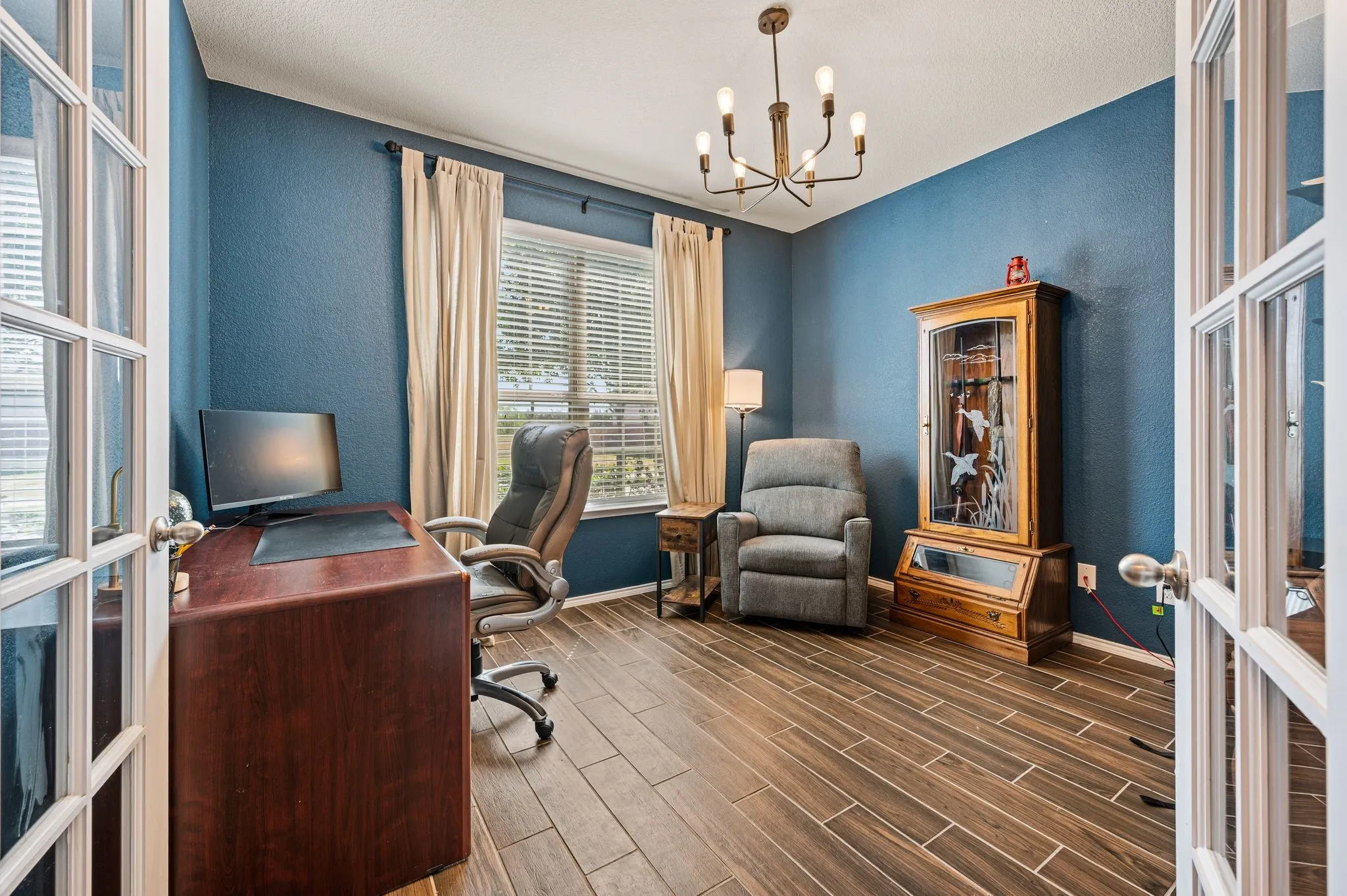 Single Family Residence For Sale in Tarrant County , 3120 Coyote Canyon Trail, Fort Worth, Texas 76108, 4 Bedroom, 3 Bathroom, 2 Garage spaces, 2,635 Sqft, built in 2017, mls#21329884, Real Estate Agent in Fort Worth, Homes For Sale in Tarrant county, Homes For Sale in Fort Worth, Realtor in Fort Worth Texas, Real Estate Brokerage Independent Realty Texas, Luminita Cordes Realtor