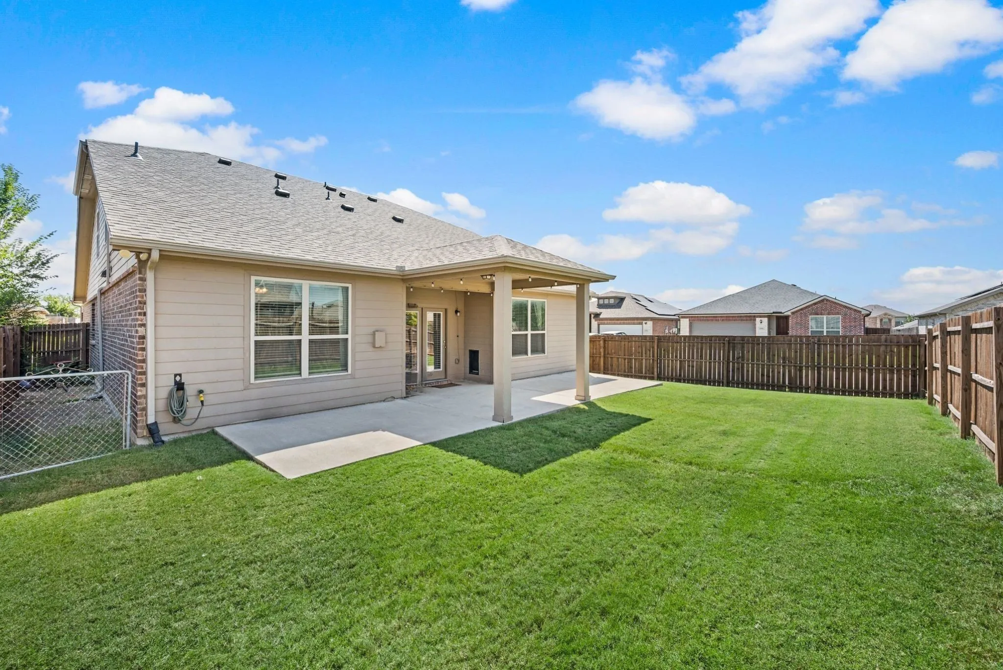 Single Family Residence For Sale in Tarrant County , 3120 Coyote Canyon Trail, Fort Worth, Texas 76108, 4 Bedroom, 3 Bathroom, 2 Garage spaces, 2,635 Sqft, built in 2017, mls#21329884, Real Estate Agent in Fort Worth, Homes For Sale in Tarrant county, Homes For Sale in Fort Worth, Realtor in Fort Worth Texas, Real Estate Brokerage Independent Realty Texas, Luminita Cordes Realtor