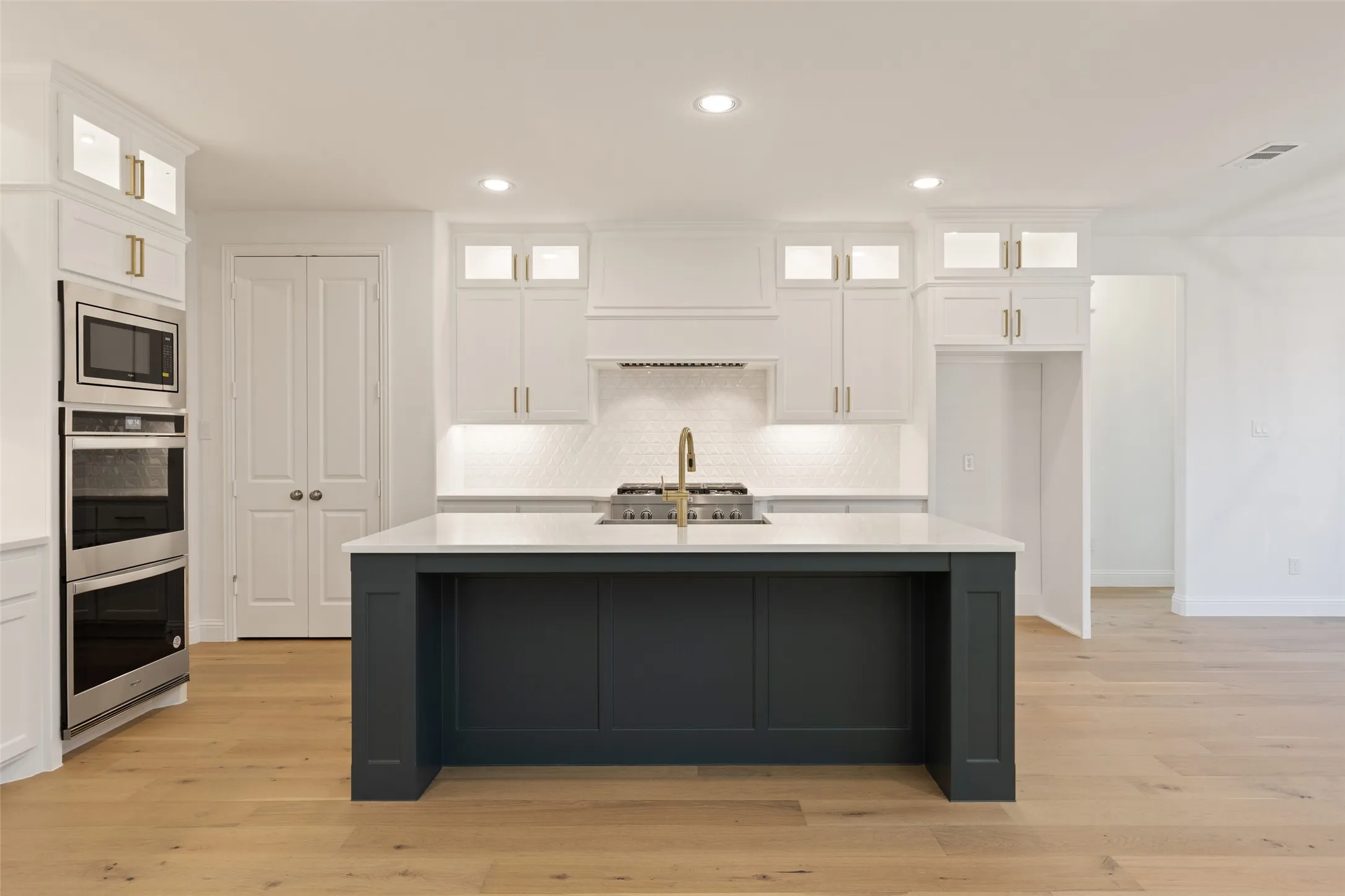 Single Family Residence For Rent in Collin County , 2380 Rainforest Drive, Prosper, Texas 75078, 5 Bedroom, 4 Bathroom, 3 Garage spaces, 3,253 Sqft, built in 2021, mls#21326403, Real Estate Agent in Prosper, Homes For Rent in Collin county, Homes For Rent in Prosper, Realtor in Prosper Texas, Real Estate Brokerage Independent Realty Texas, Luminita Cordes Realtor