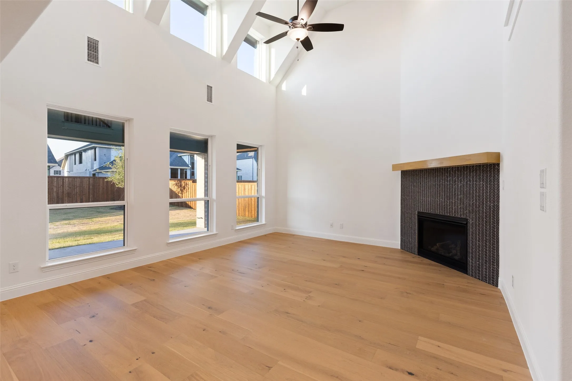 Single Family Residence For Rent in Collin County , 2380 Rainforest Drive, Prosper, Texas 75078, 5 Bedroom, 4 Bathroom, 3 Garage spaces, 3,253 Sqft, built in 2021, mls#21326403, Real Estate Agent in Prosper, Homes For Rent in Collin county, Homes For Rent in Prosper, Realtor in Prosper Texas, Real Estate Brokerage Independent Realty Texas, Luminita Cordes Realtor