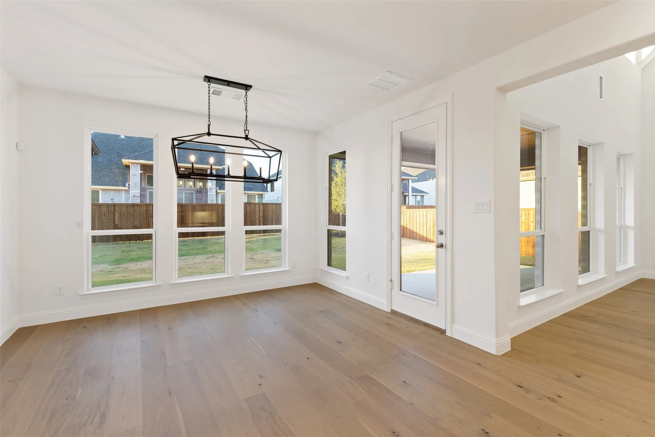 Single Family Residence For Rent in Collin County , 2380 Rainforest Drive, Prosper, Texas 75078, 5 Bedroom, 4 Bathroom, 3 Garage spaces, 3,253 Sqft, built in 2021, mls#21326403, Real Estate Agent in Prosper, Homes For Rent in Collin county, Homes For Rent in Prosper, Realtor in Prosper Texas, Real Estate Brokerage Independent Realty Texas, Luminita Cordes Realtor