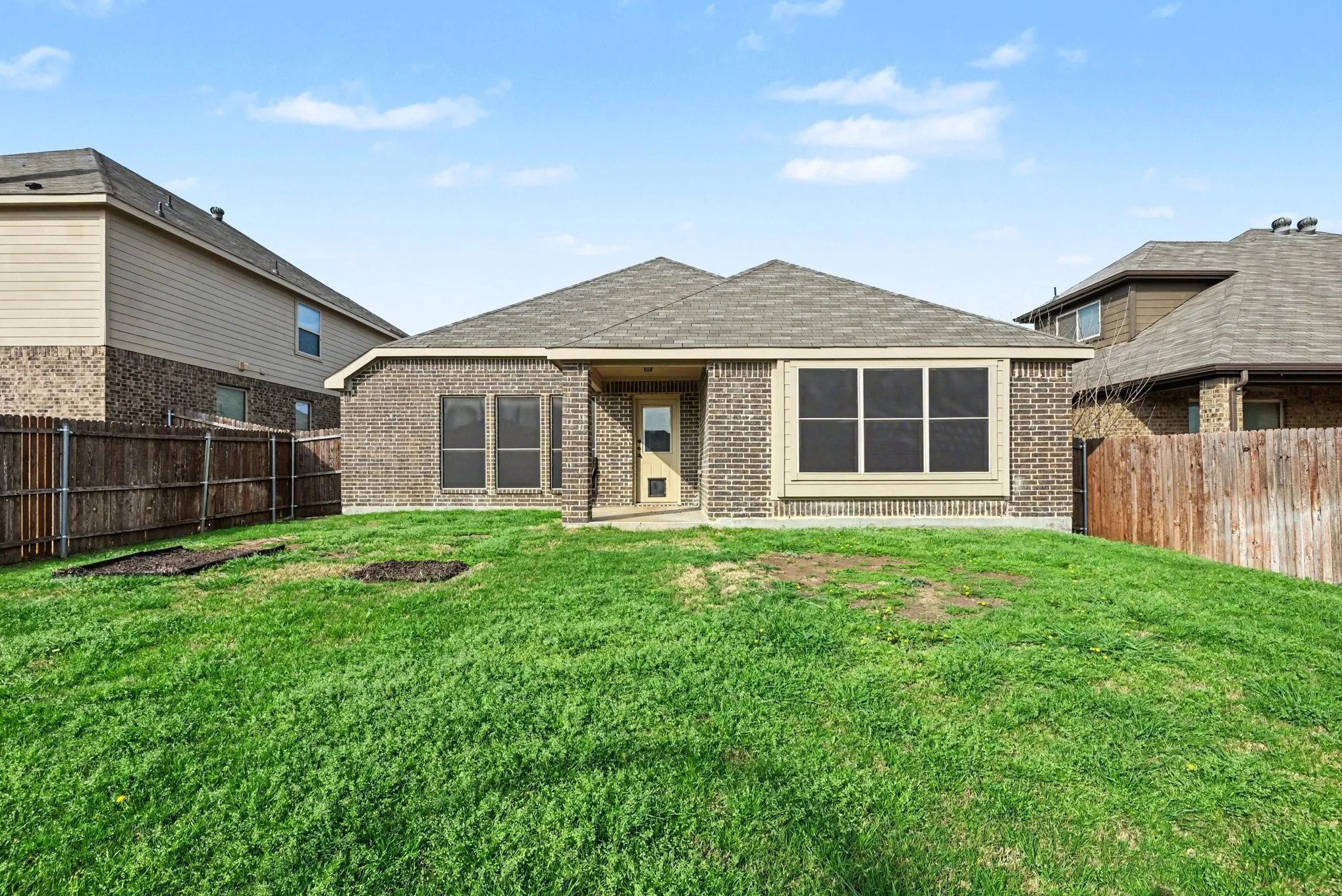 Single Family Residence For Sale in Tarrant County , 6154 Stillhouse Lane, Fort Worth, Texas 76179, 4 Bedroom, 2 Bathroom, 2 Garage spaces, 1,940 Sqft, built in 2016, mls#21329986, Real Estate Agent in Fort Worth, Homes For Sale in Tarrant county, Homes For Sale in Fort Worth, Realtor in Fort Worth Texas, Real Estate Brokerage Independent Realty Texas, Luminita Cordes Realtor