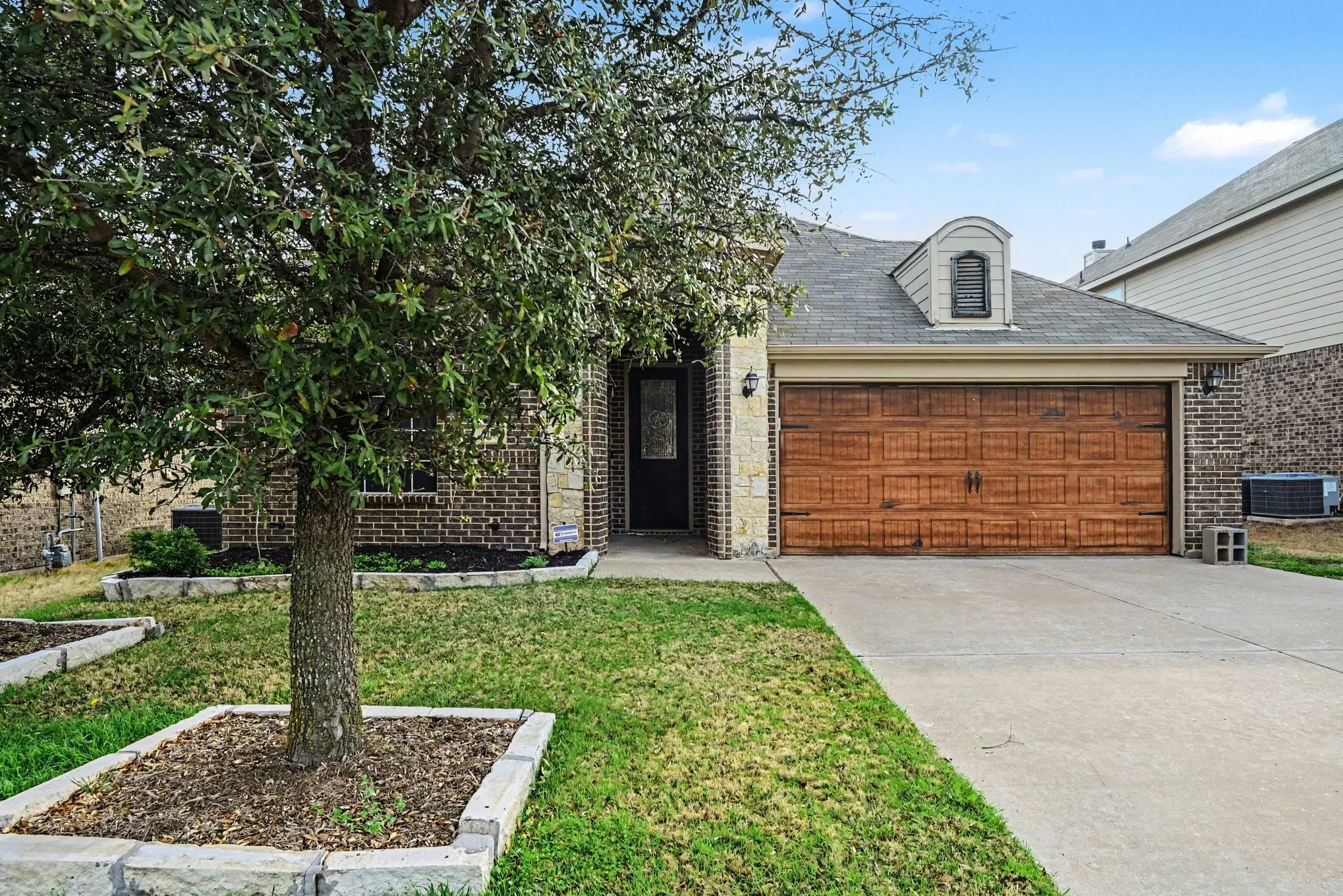 Single Family Residence For Sale in Tarrant County , 6154 Stillhouse Lane, Fort Worth, Texas 76179, 4 Bedroom, 2 Bathroom, 2 Garage spaces, 1,940 Sqft, built in 2016, mls#21329986, Real Estate Agent in Fort Worth, Homes For Sale in Tarrant county, Homes For Sale in Fort Worth, Realtor in Fort Worth Texas, Real Estate Brokerage Independent Realty Texas, Luminita Cordes Realtor