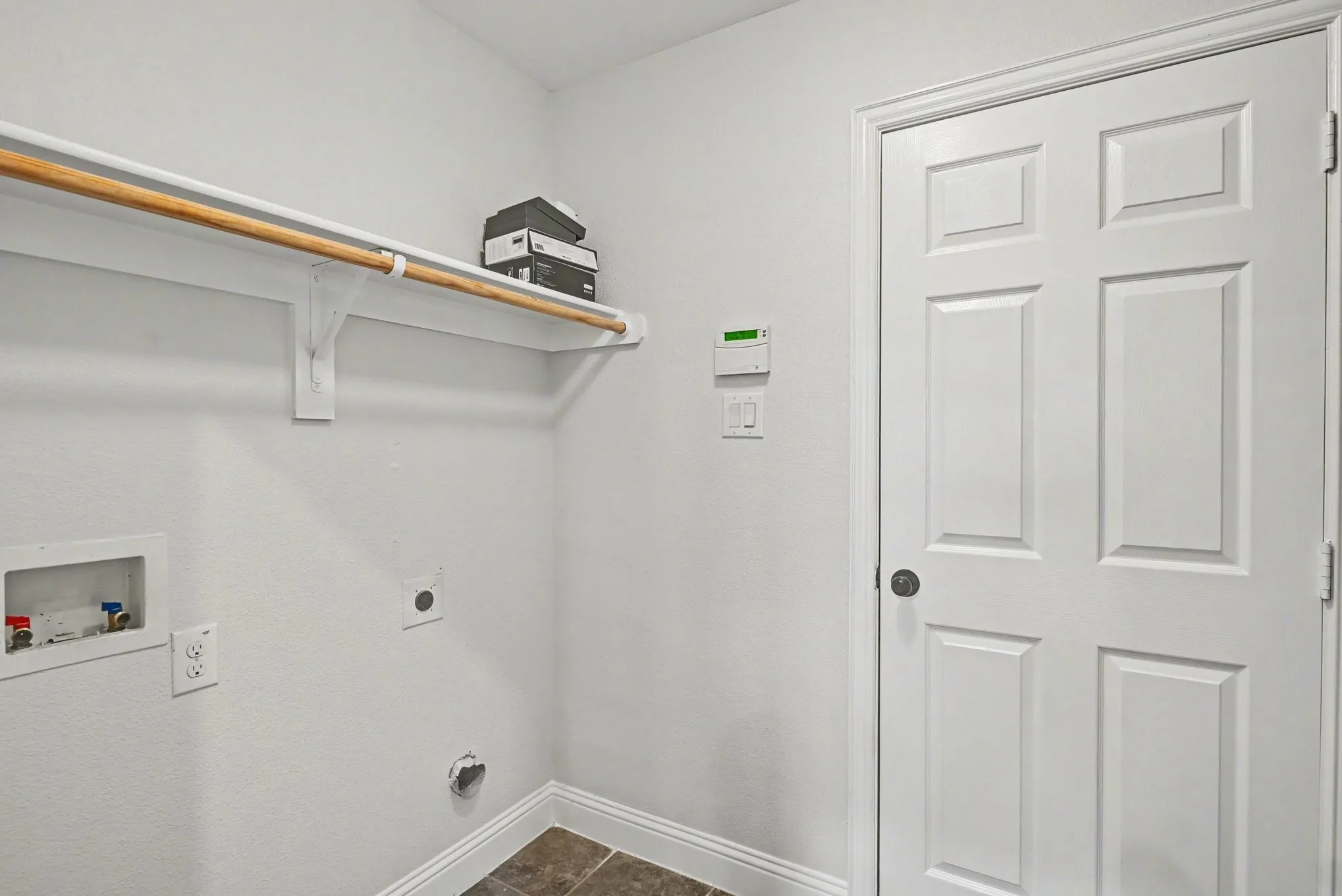 Single Family Residence For Sale in Tarrant County , 6154 Stillhouse Lane, Fort Worth, Texas 76179, 4 Bedroom, 2 Bathroom, 2 Garage spaces, 1,940 Sqft, built in 2016, mls#21329986, Real Estate Agent in Fort Worth, Homes For Sale in Tarrant county, Homes For Sale in Fort Worth, Realtor in Fort Worth Texas, Real Estate Brokerage Independent Realty Texas, Luminita Cordes Realtor