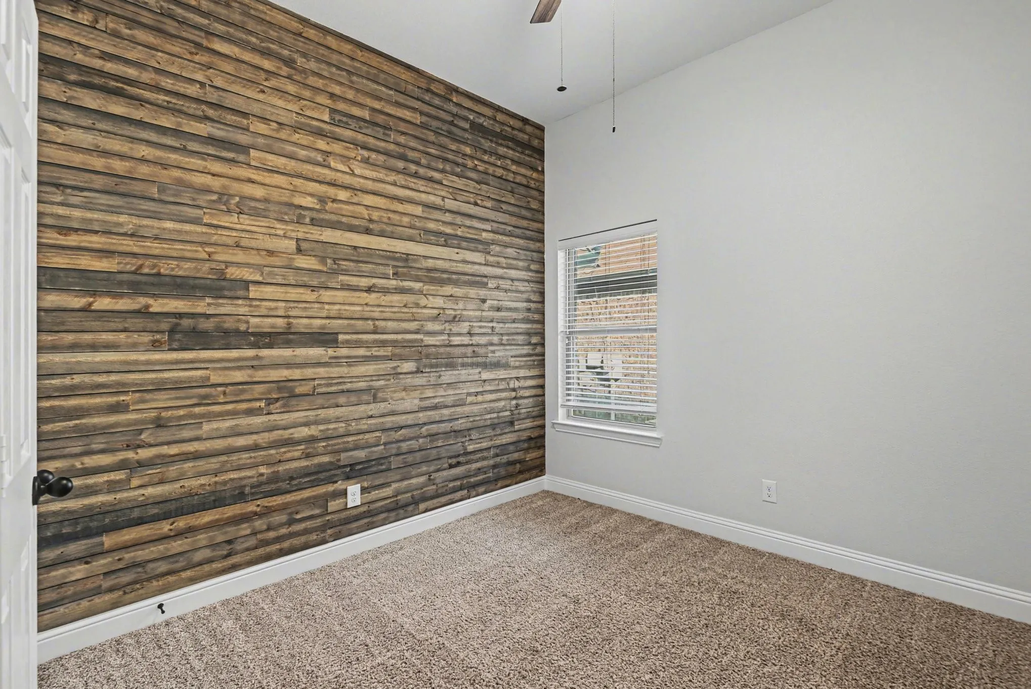 Single Family Residence For Sale in Tarrant County , 6154 Stillhouse Lane, Fort Worth, Texas 76179, 4 Bedroom, 2 Bathroom, 2 Garage spaces, 1,940 Sqft, built in 2016, mls#21329986, Real Estate Agent in Fort Worth, Homes For Sale in Tarrant county, Homes For Sale in Fort Worth, Realtor in Fort Worth Texas, Real Estate Brokerage Independent Realty Texas, Luminita Cordes Realtor