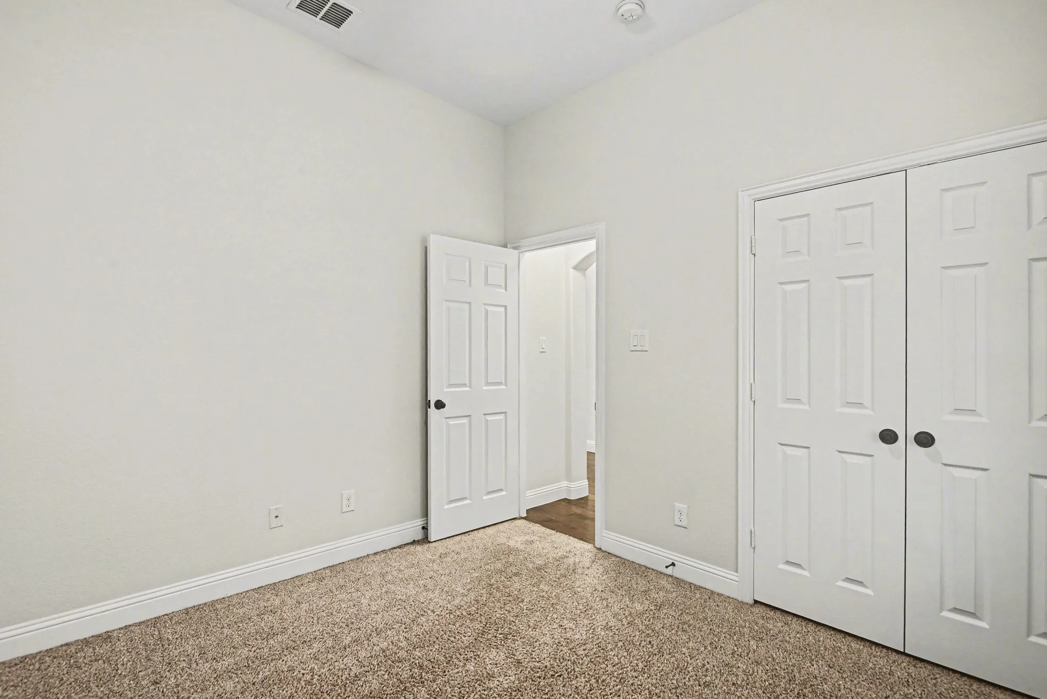 Single Family Residence For Sale in Tarrant County , 6154 Stillhouse Lane, Fort Worth, Texas 76179, 4 Bedroom, 2 Bathroom, 2 Garage spaces, 1,940 Sqft, built in 2016, mls#21329986, Real Estate Agent in Fort Worth, Homes For Sale in Tarrant county, Homes For Sale in Fort Worth, Realtor in Fort Worth Texas, Real Estate Brokerage Independent Realty Texas, Luminita Cordes Realtor