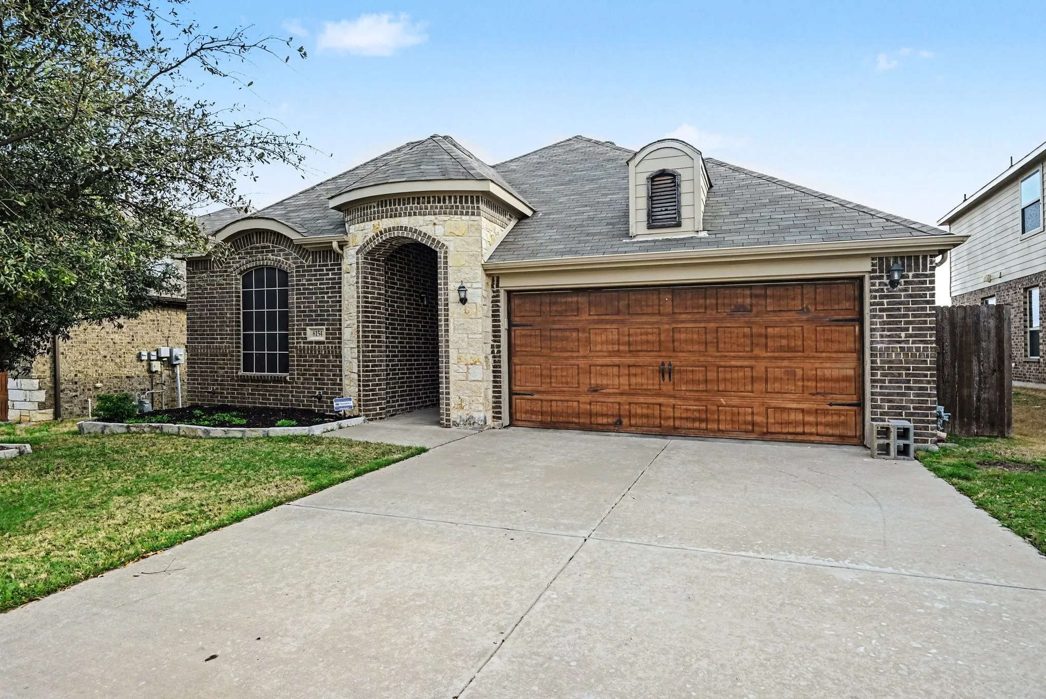 Single Family Residence For Sale in Tarrant County , 6154 Stillhouse Lane, Fort Worth, Texas 76179, 4 Bedroom, 2 Bathroom, 2 Garage spaces, 1,940 Sqft, built in 2016, mls#21329986, Real Estate Agent in Fort Worth, Homes For Sale in Tarrant county, Homes For Sale in Fort Worth, Realtor in Fort Worth Texas, Real Estate Brokerage Independent Realty Texas, Luminita Cordes Realtor