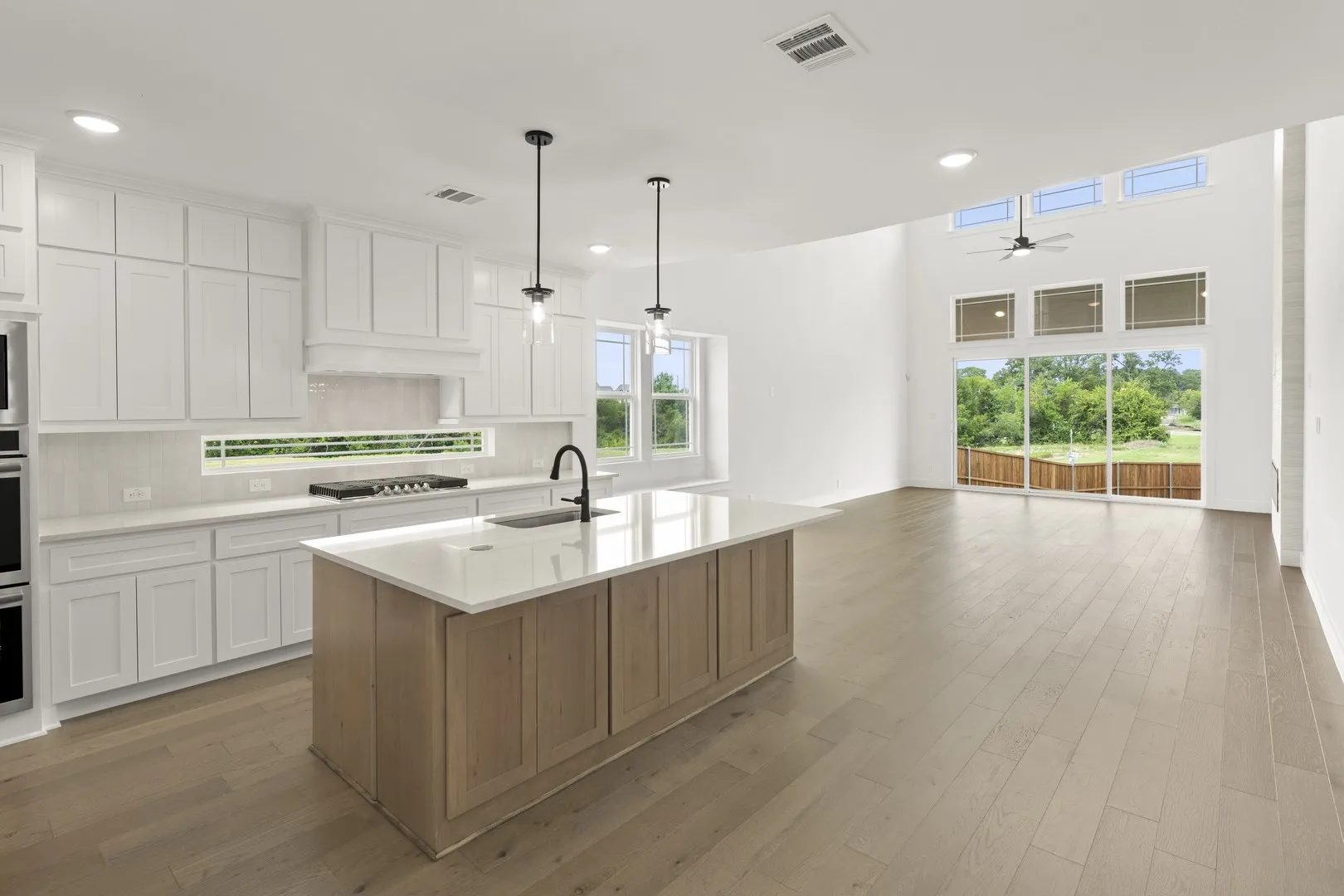 16. 8501 Cross Timber - Kitchen (4)