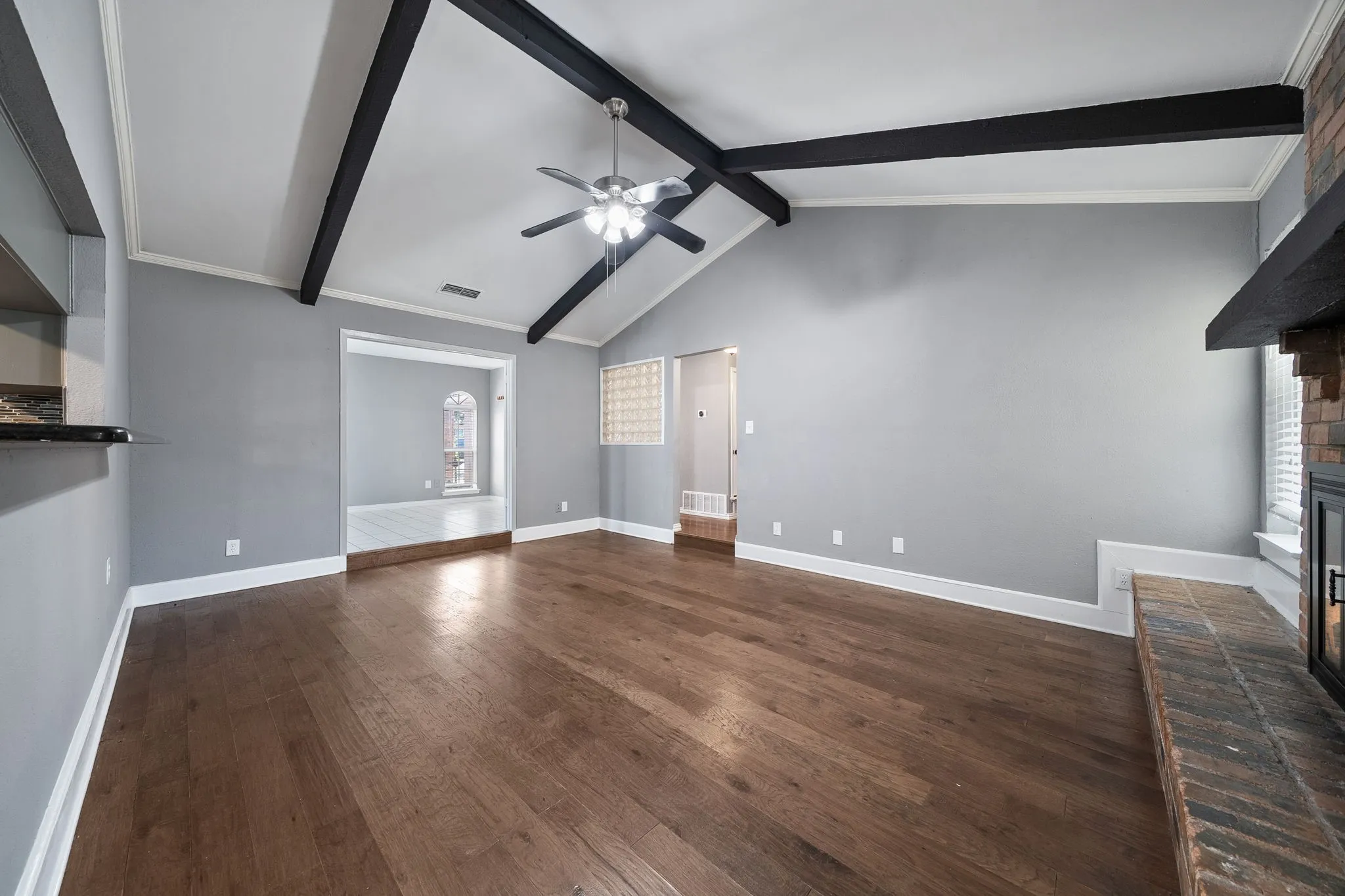 Single Family Residence For Sale in Dallas County , 1801 Tameria Drive, Irving, Texas 75060, 5 Bedroom, 3 Bathroom, 2 Garage spaces, 2,393 Sqft, built in 1974, mls#21330003, Real Estate Agent in Irving, Homes For Sale in Dallas county, Homes For Sale in Irving, Realtor in Irving Texas, Real Estate Brokerage Independent Realty Texas, Luminita Cordes Realtor