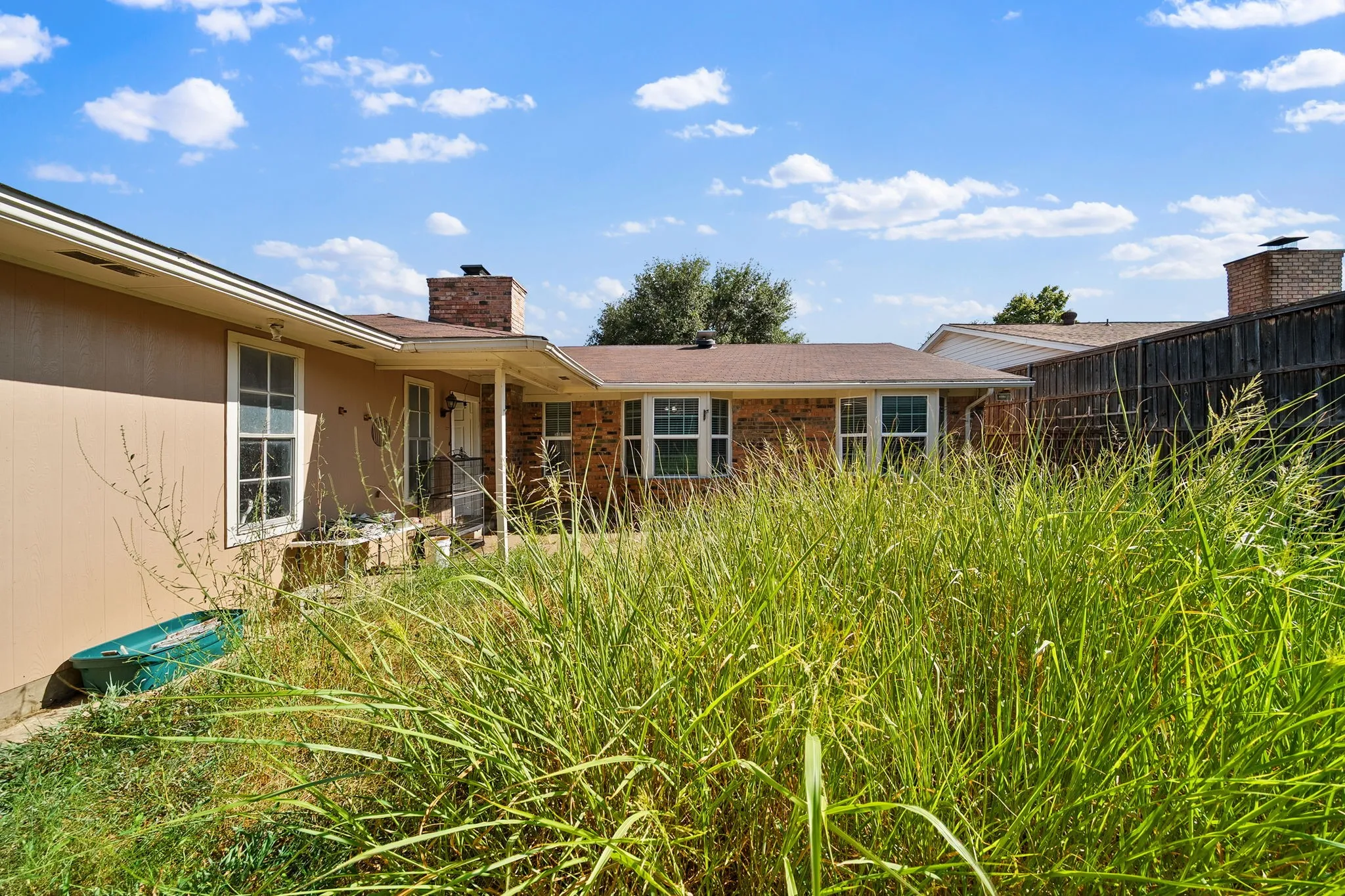 Single Family Residence For Sale in Dallas County , 1801 Tameria Drive, Irving, Texas 75060, 5 Bedroom, 3 Bathroom, 2 Garage spaces, 2,393 Sqft, built in 1974, mls#21330003, Real Estate Agent in Irving, Homes For Sale in Dallas county, Homes For Sale in Irving, Realtor in Irving Texas, Real Estate Brokerage Independent Realty Texas, Luminita Cordes Realtor
