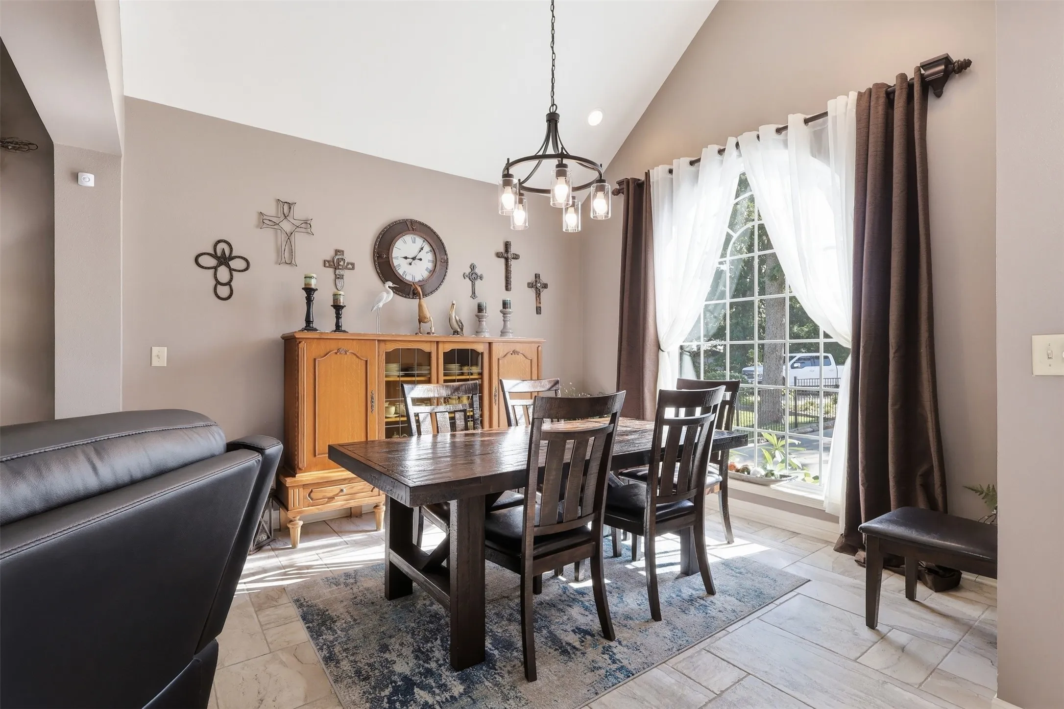 Single Family Residence For Sale in Camp County , 90 County Road 2607, Pittsburg, Texas 75686, 4 Bedroom, 4 Bathroom, 2 Garage spaces, 4,277 Sqft, built in 2004, mls#21329748, Real Estate Agent in Pittsburg, Homes For Sale in Camp county, Homes For Sale in Pittsburg, Realtor in Pittsburg Texas, Real Estate Brokerage Independent Realty Texas, Luminita Cordes Realtor