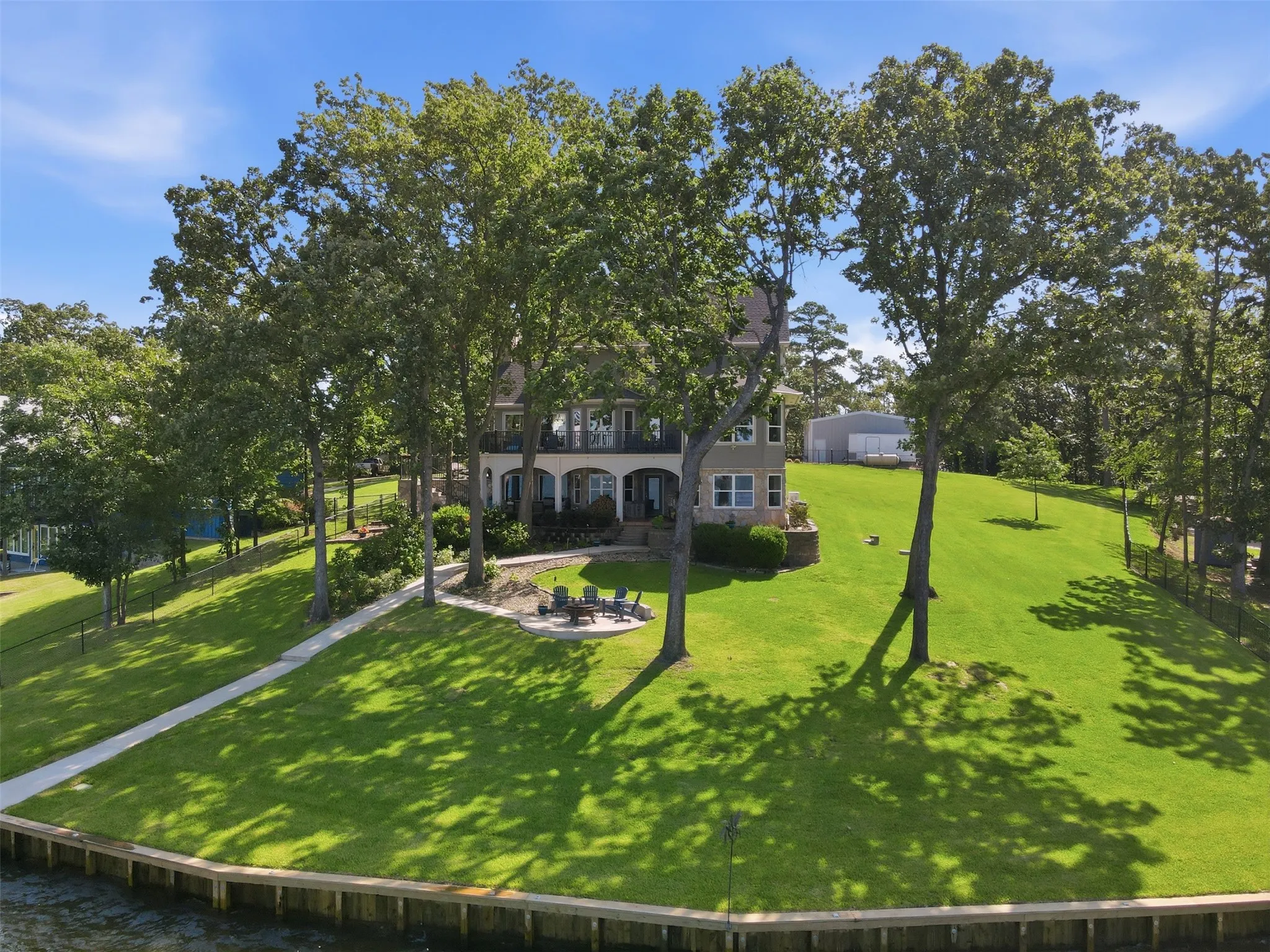 Single Family Residence For Sale in Camp County , 90 County Road 2607, Pittsburg, Texas 75686, 4 Bedroom, 4 Bathroom, 2 Garage spaces, 4,277 Sqft, built in 2004, mls#21329748, Real Estate Agent in Pittsburg, Homes For Sale in Camp county, Homes For Sale in Pittsburg, Realtor in Pittsburg Texas, Real Estate Brokerage Independent Realty Texas, Luminita Cordes Realtor