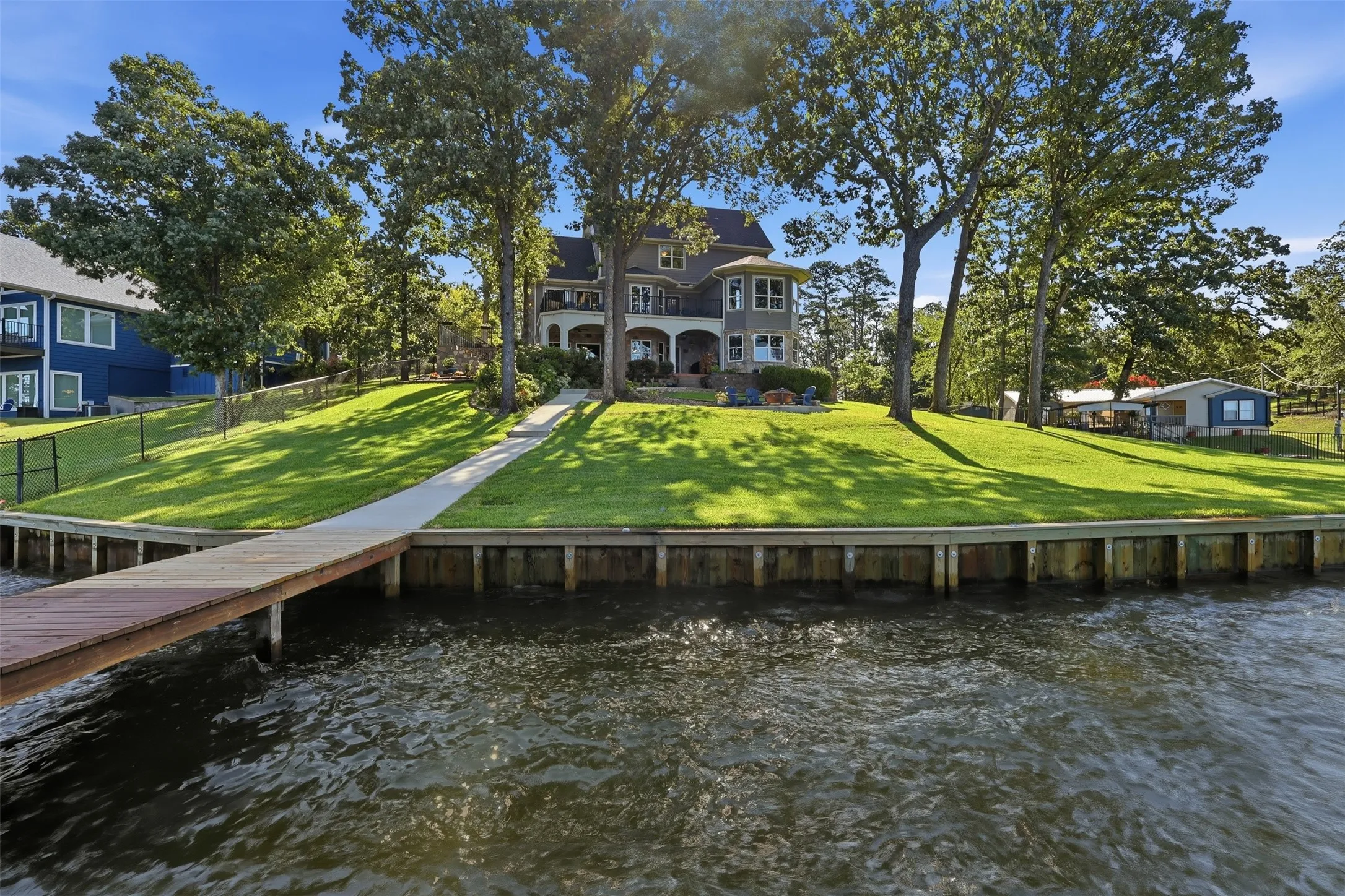 Single Family Residence For Sale in Camp County , 90 County Road 2607, Pittsburg, Texas 75686, 4 Bedroom, 4 Bathroom, 2 Garage spaces, 4,277 Sqft, built in 2004, mls#21329748, Real Estate Agent in Pittsburg, Homes For Sale in Camp county, Homes For Sale in Pittsburg, Realtor in Pittsburg Texas, Real Estate Brokerage Independent Realty Texas, Luminita Cordes Realtor