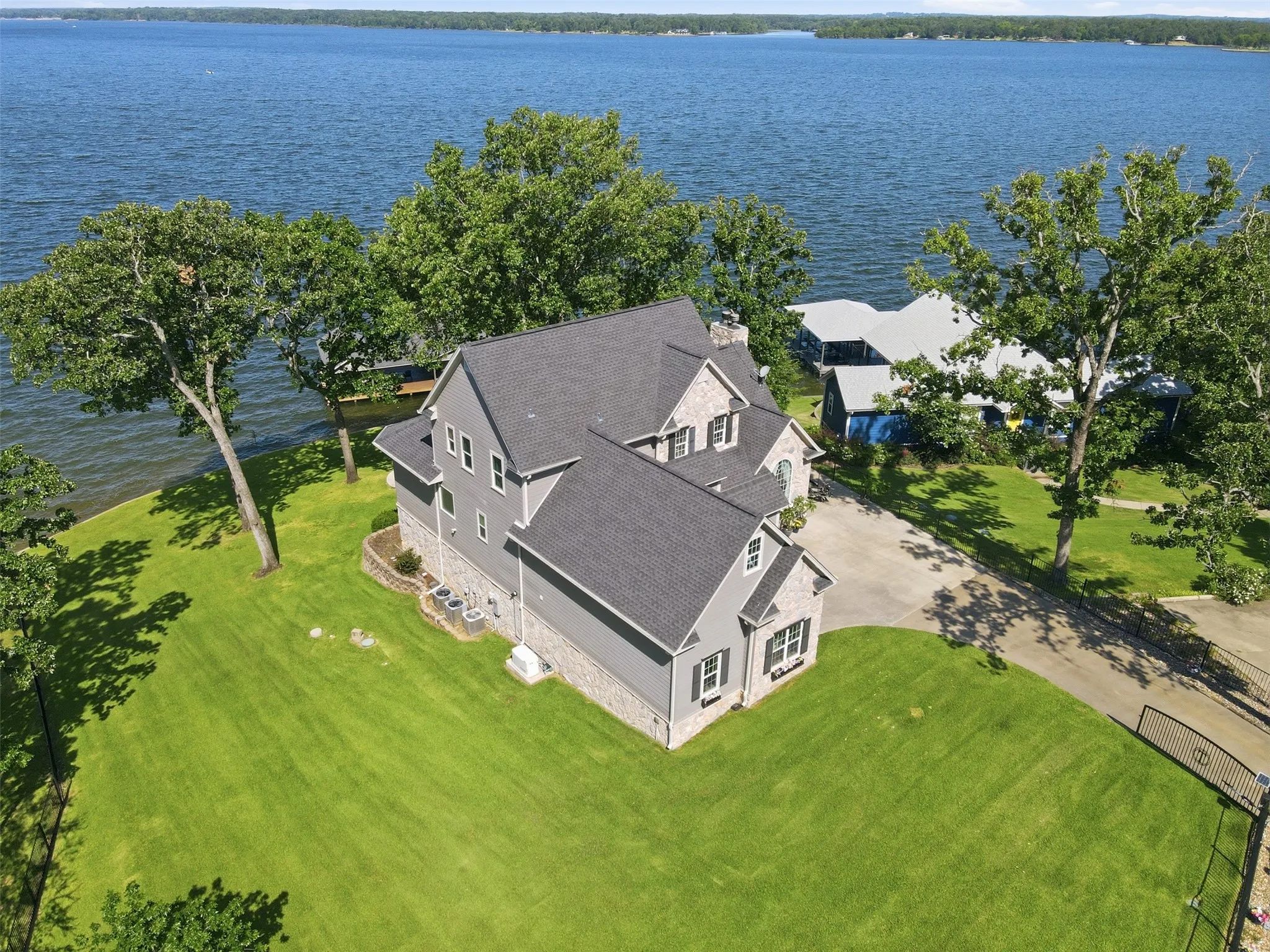 Single Family Residence For Sale in Camp County , 90 County Road 2607, Pittsburg, Texas 75686, 4 Bedroom, 4 Bathroom, 2 Garage spaces, 4,277 Sqft, built in 2004, mls#21329748, Real Estate Agent in Pittsburg, Homes For Sale in Camp county, Homes For Sale in Pittsburg, Realtor in Pittsburg Texas, Real Estate Brokerage Independent Realty Texas, Luminita Cordes Realtor