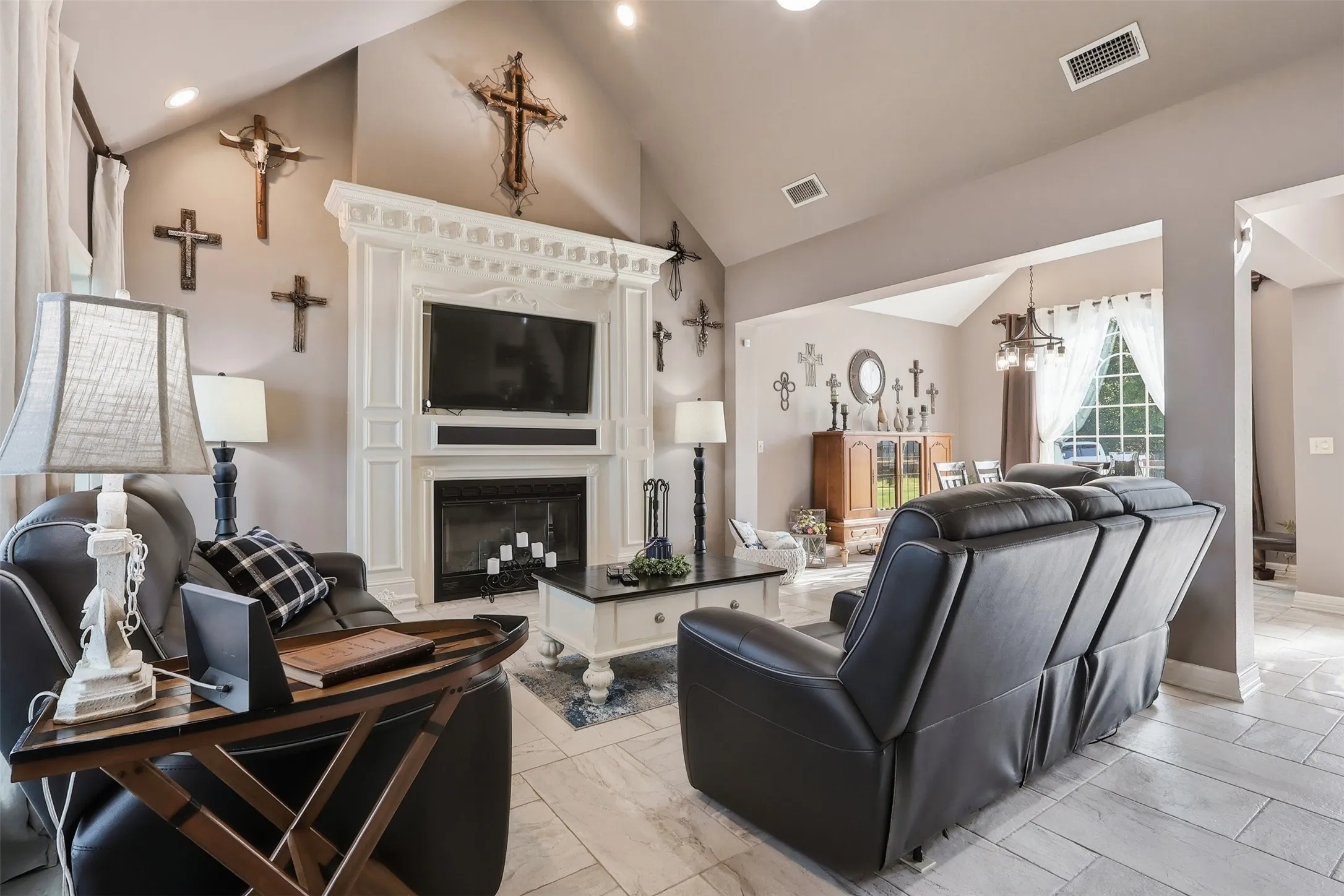 Single Family Residence For Sale in Camp County , 90 County Road 2607, Pittsburg, Texas 75686, 4 Bedroom, 4 Bathroom, 2 Garage spaces, 4,277 Sqft, built in 2004, mls#21329748, Real Estate Agent in Pittsburg, Homes For Sale in Camp county, Homes For Sale in Pittsburg, Realtor in Pittsburg Texas, Real Estate Brokerage Independent Realty Texas, Luminita Cordes Realtor