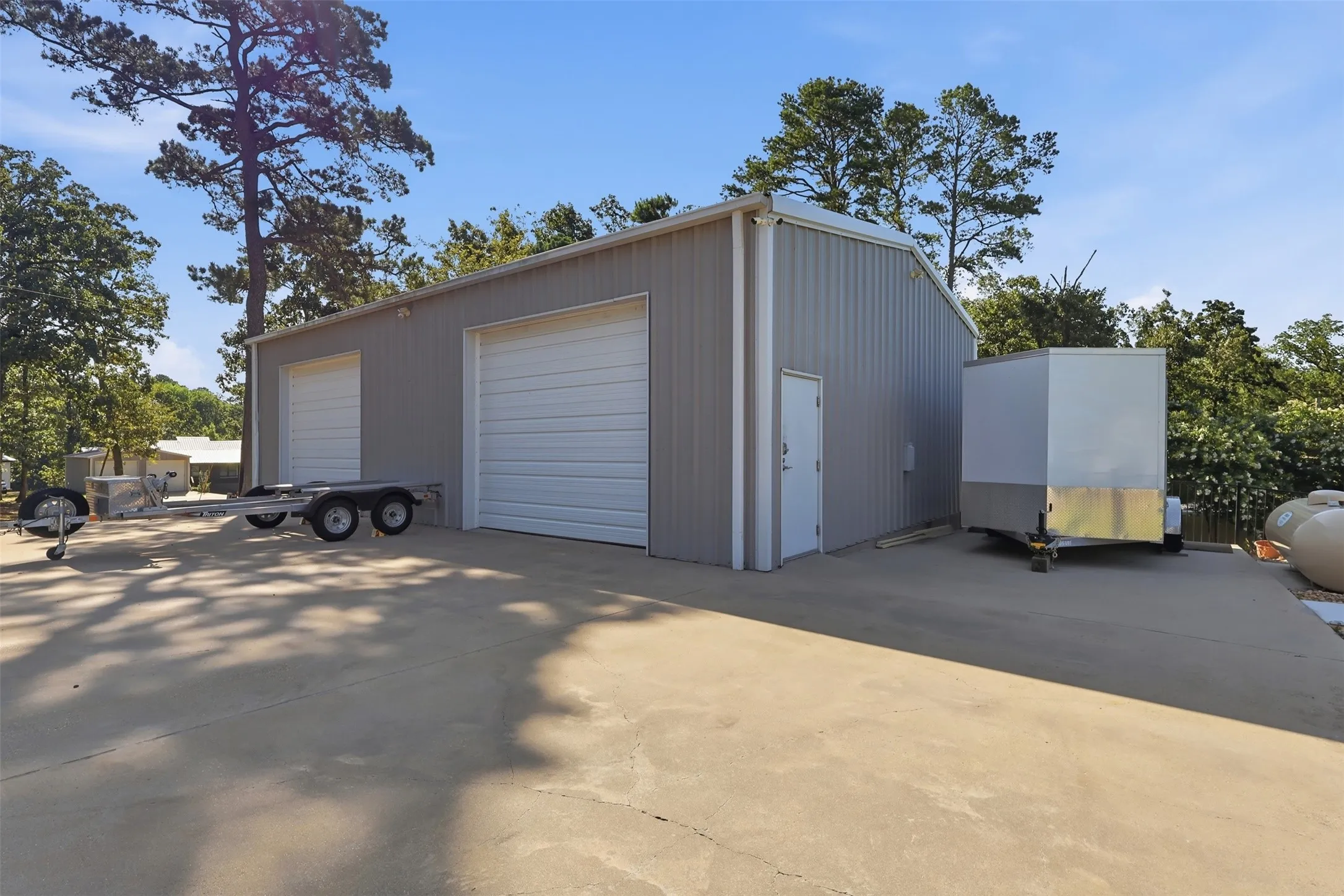 Single Family Residence For Sale in Camp County , 90 County Road 2607, Pittsburg, Texas 75686, 4 Bedroom, 4 Bathroom, 2 Garage spaces, 4,277 Sqft, built in 2004, mls#21329748, Real Estate Agent in Pittsburg, Homes For Sale in Camp county, Homes For Sale in Pittsburg, Realtor in Pittsburg Texas, Real Estate Brokerage Independent Realty Texas, Luminita Cordes Realtor