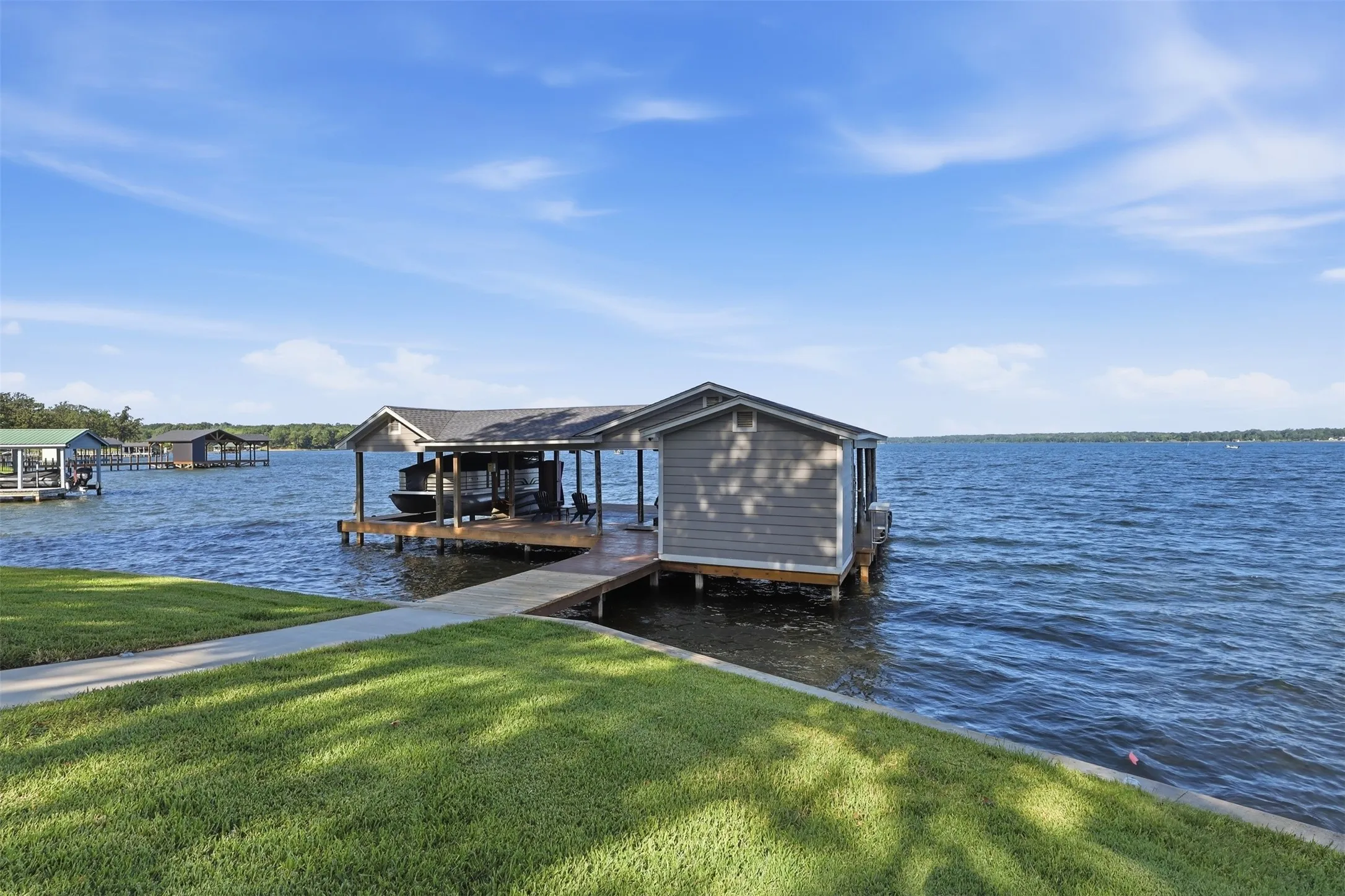 Single Family Residence For Sale in Camp County , 90 County Road 2607, Pittsburg, Texas 75686, 4 Bedroom, 4 Bathroom, 2 Garage spaces, 4,277 Sqft, built in 2004, mls#21329748, Real Estate Agent in Pittsburg, Homes For Sale in Camp county, Homes For Sale in Pittsburg, Realtor in Pittsburg Texas, Real Estate Brokerage Independent Realty Texas, Luminita Cordes Realtor