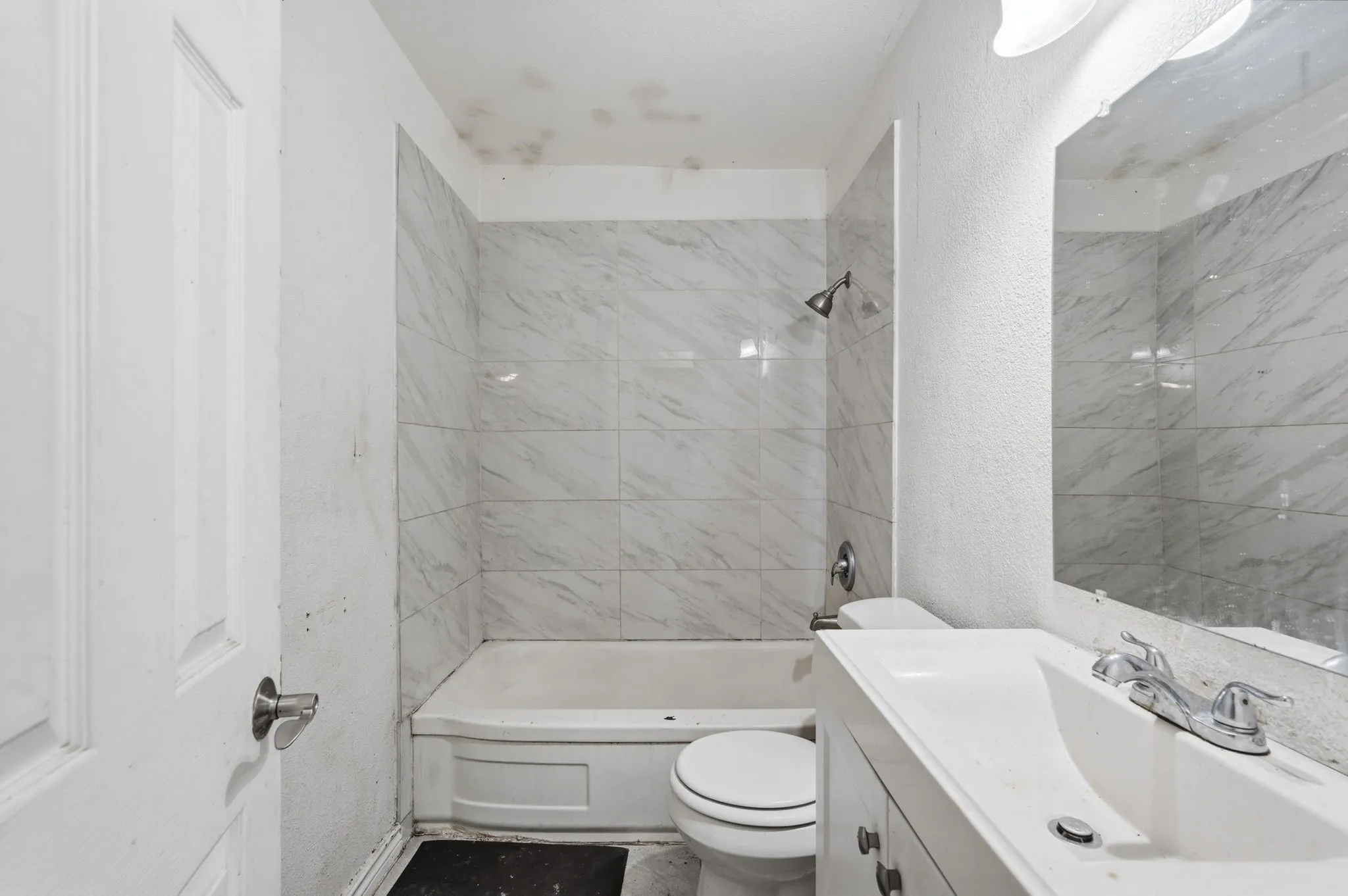 Single Family Residence For Sale in Tarrant County , 3408 S Hughes Avenue, Fort Worth, Texas 76119, 3 Bedroom, 1 Bathroom, Garage spaces, 1,106 Sqft, built in 1954, mls#21262314, Real Estate Agent in Fort Worth, Homes For Sale in Tarrant county, Homes For Sale in Fort Worth, Realtor in Fort Worth Texas, Real Estate Brokerage Independent Realty Texas, Luminita Cordes Realtor