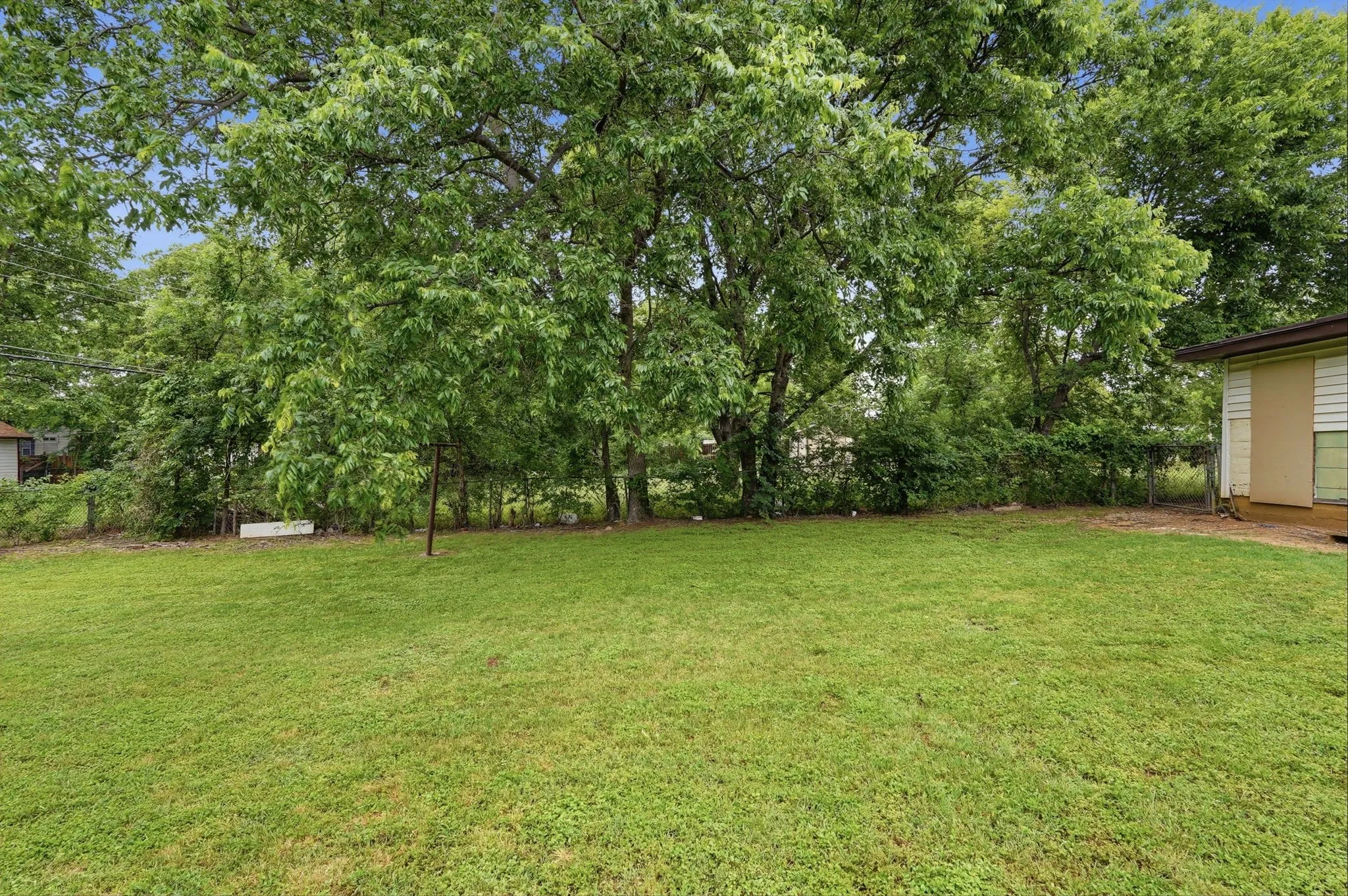 Single Family Residence For Sale in Tarrant County , 3408 S Hughes Avenue, Fort Worth, Texas 76119, 3 Bedroom, 1 Bathroom, Garage spaces, 1,106 Sqft, built in 1954, mls#21262314, Real Estate Agent in Fort Worth, Homes For Sale in Tarrant county, Homes For Sale in Fort Worth, Realtor in Fort Worth Texas, Real Estate Brokerage Independent Realty Texas, Luminita Cordes Realtor