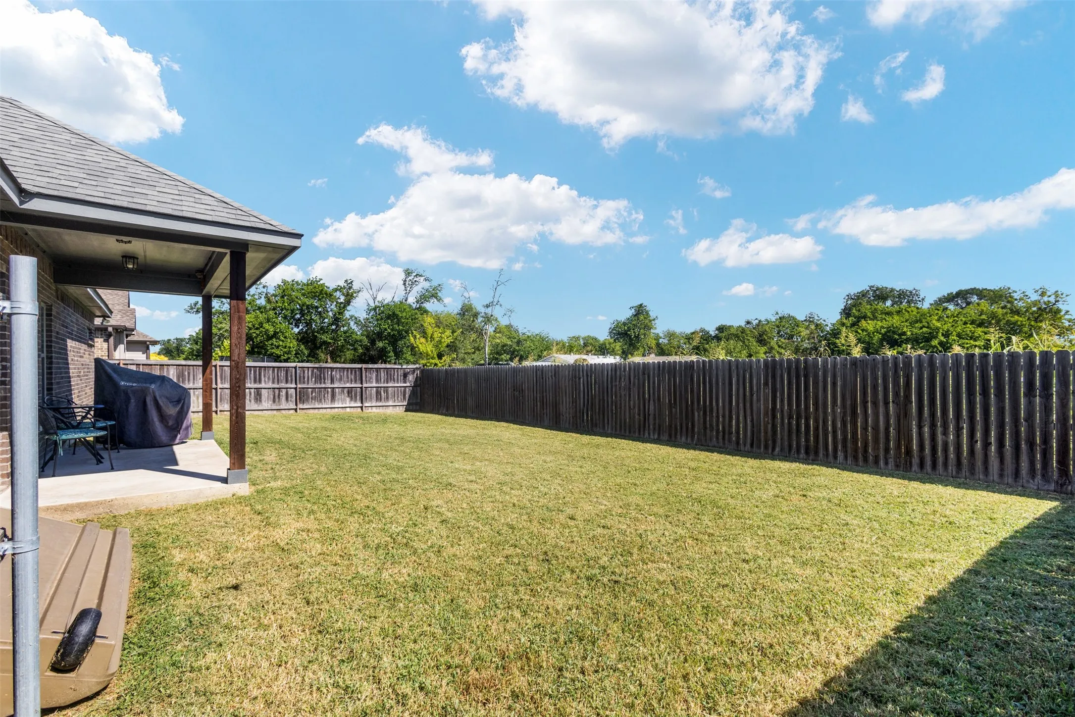 Single Family Residence For Sale in Kaufman County , 591 E Eubank Street, Mabank, Texas 75147, 3 Bedroom, 2 Bathroom, 2 Garage spaces, 1,559 Sqft, built in 2020, mls#21330010, Real Estate Agent in Mabank, Homes For Sale in Kaufman county, Homes For Sale in Mabank, Realtor in Mabank Texas, Real Estate Brokerage Independent Realty Texas, Luminita Cordes Realtor