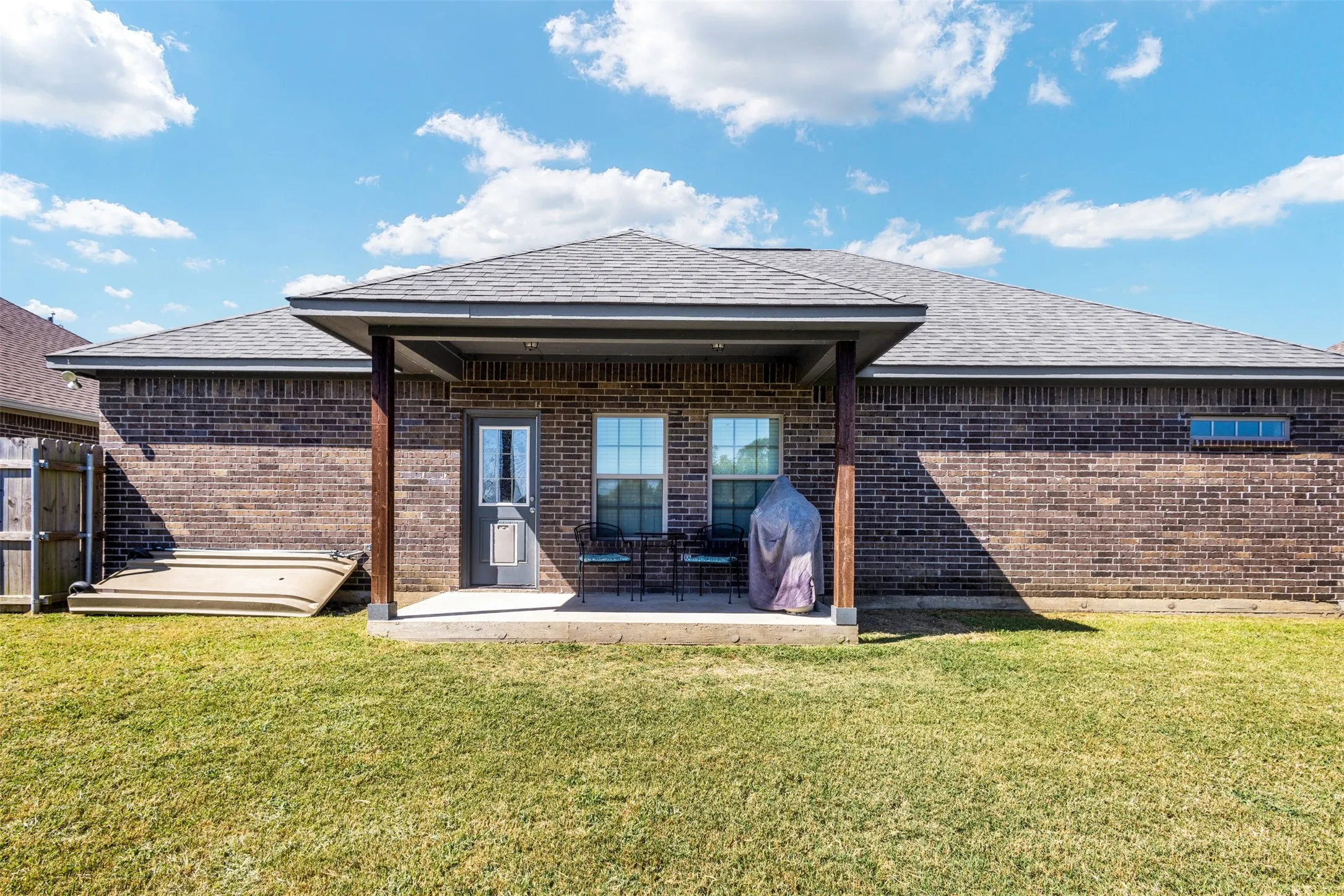 Single Family Residence For Sale in Kaufman County , 591 E Eubank Street, Mabank, Texas 75147, 3 Bedroom, 2 Bathroom, 2 Garage spaces, 1,559 Sqft, built in 2020, mls#21330010, Real Estate Agent in Mabank, Homes For Sale in Kaufman county, Homes For Sale in Mabank, Realtor in Mabank Texas, Real Estate Brokerage Independent Realty Texas, Luminita Cordes Realtor