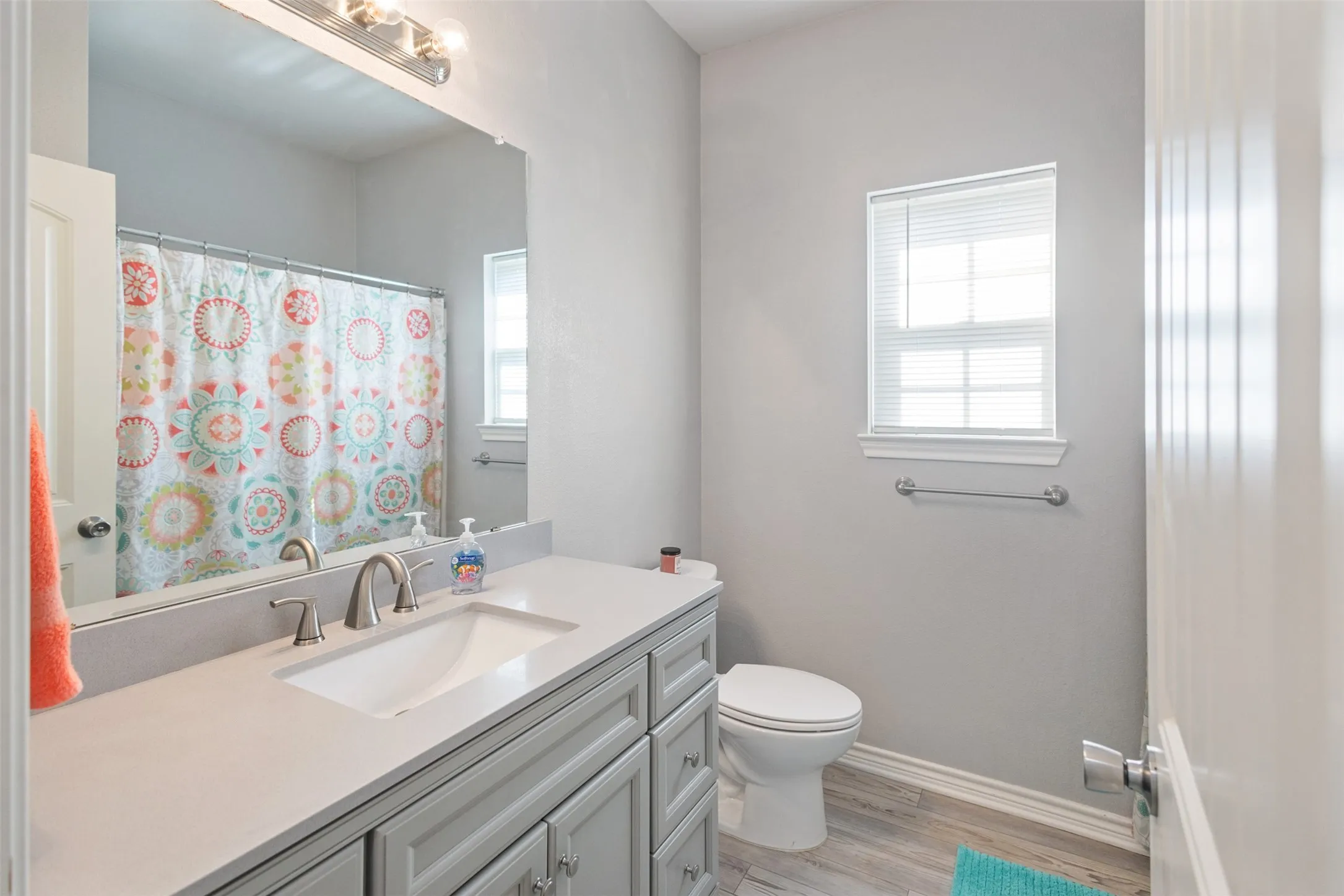 Single Family Residence For Sale in Kaufman County , 591 E Eubank Street, Mabank, Texas 75147, 3 Bedroom, 2 Bathroom, 2 Garage spaces, 1,559 Sqft, built in 2020, mls#21330010, Real Estate Agent in Mabank, Homes For Sale in Kaufman county, Homes For Sale in Mabank, Realtor in Mabank Texas, Real Estate Brokerage Independent Realty Texas, Luminita Cordes Realtor