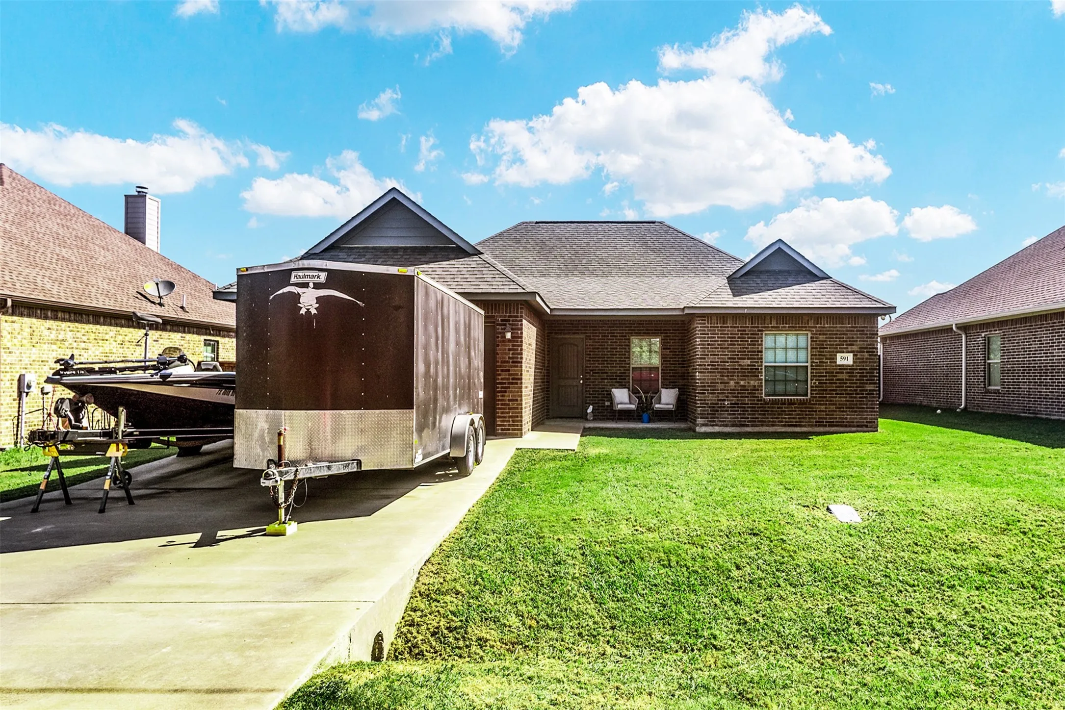 Single Family Residence For Sale in Kaufman County , 591 E Eubank Street, Mabank, Texas 75147, 3 Bedroom, 2 Bathroom, 2 Garage spaces, 1,559 Sqft, built in 2020, mls#21330010, Real Estate Agent in Mabank, Homes For Sale in Kaufman county, Homes For Sale in Mabank, Realtor in Mabank Texas, Real Estate Brokerage Independent Realty Texas, Luminita Cordes Realtor