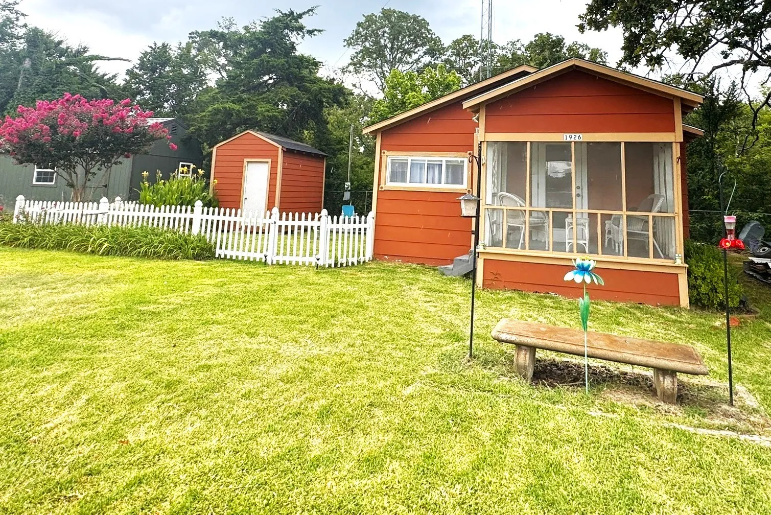 Single Family Residence For Sale in Hunt County , 1926 Private Road 3344, Greenville, Texas 75402, 1 Bedroom, 1 Bathroom, Garage spaces, 391 Sqft, built in 1988, mls#21321645, Real Estate Agent in Greenville, Homes For Sale in Hunt county, Homes For Sale in Greenville, Realtor in Greenville Texas, Real Estate Brokerage Independent Realty Texas, Luminita Cordes Realtor