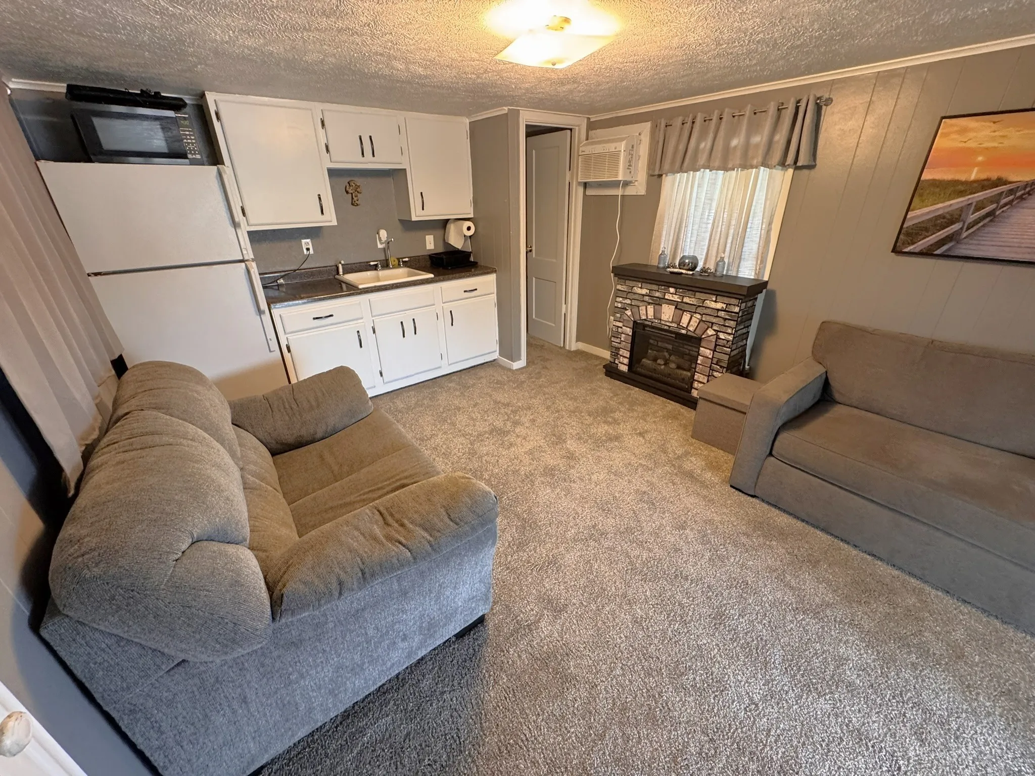 Kiitchenette-Living room combo