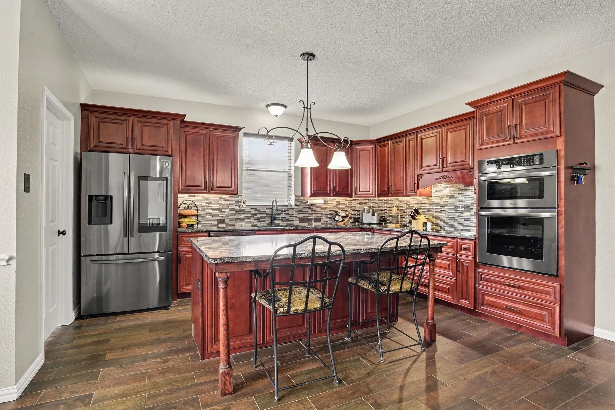 Single Family Residence For Sale in Rockwall County , 2932 Lost Creek Court, Rockwall, Texas 75032, 4 Bedroom, 3 Bathroom, 2 Garage spaces, 2,842 Sqft, built in 2003, mls#21329873, Real Estate Agent in Rockwall, Homes For Sale in Rockwall county, Homes For Sale in Rockwall, Realtor in Rockwall Texas, Real Estate Brokerage Independent Realty Texas, Luminita Cordes Realtor