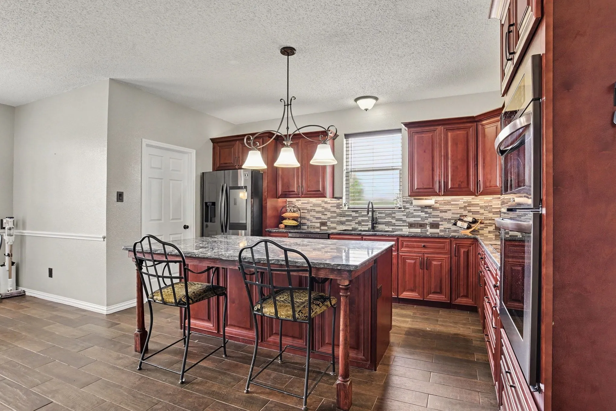 Single Family Residence For Sale in Rockwall County , 2932 Lost Creek Court, Rockwall, Texas 75032, 4 Bedroom, 3 Bathroom, 2 Garage spaces, 2,842 Sqft, built in 2003, mls#21329873, Real Estate Agent in Rockwall, Homes For Sale in Rockwall county, Homes For Sale in Rockwall, Realtor in Rockwall Texas, Real Estate Brokerage Independent Realty Texas, Luminita Cordes Realtor
