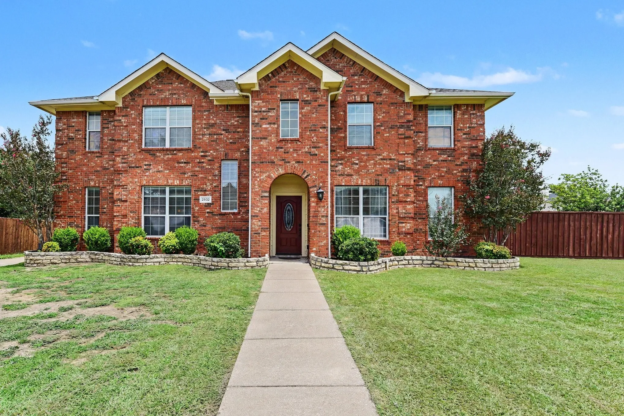 Single Family Residence For Sale in Rockwall County , 2932 Lost Creek Court, Rockwall, Texas 75032, 4 Bedroom, 3 Bathroom, 2 Garage spaces, 2,842 Sqft, built in 2003, mls#21329873, Real Estate Agent in Rockwall, Homes For Sale in Rockwall county, Homes For Sale in Rockwall, Realtor in Rockwall Texas, Real Estate Brokerage Independent Realty Texas, Luminita Cordes Realtor