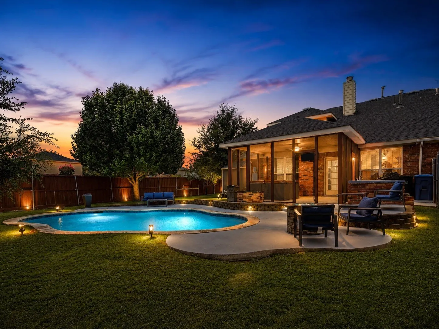 Single Family Residence For Sale in Rockwall County , 2932 Lost Creek Court, Rockwall, Texas 75032, 4 Bedroom, 3 Bathroom, 2 Garage spaces, 2,842 Sqft, built in 2003, mls#21329873, Real Estate Agent in Rockwall, Homes For Sale in Rockwall county, Homes For Sale in Rockwall, Realtor in Rockwall Texas, Real Estate Brokerage Independent Realty Texas, Luminita Cordes Realtor