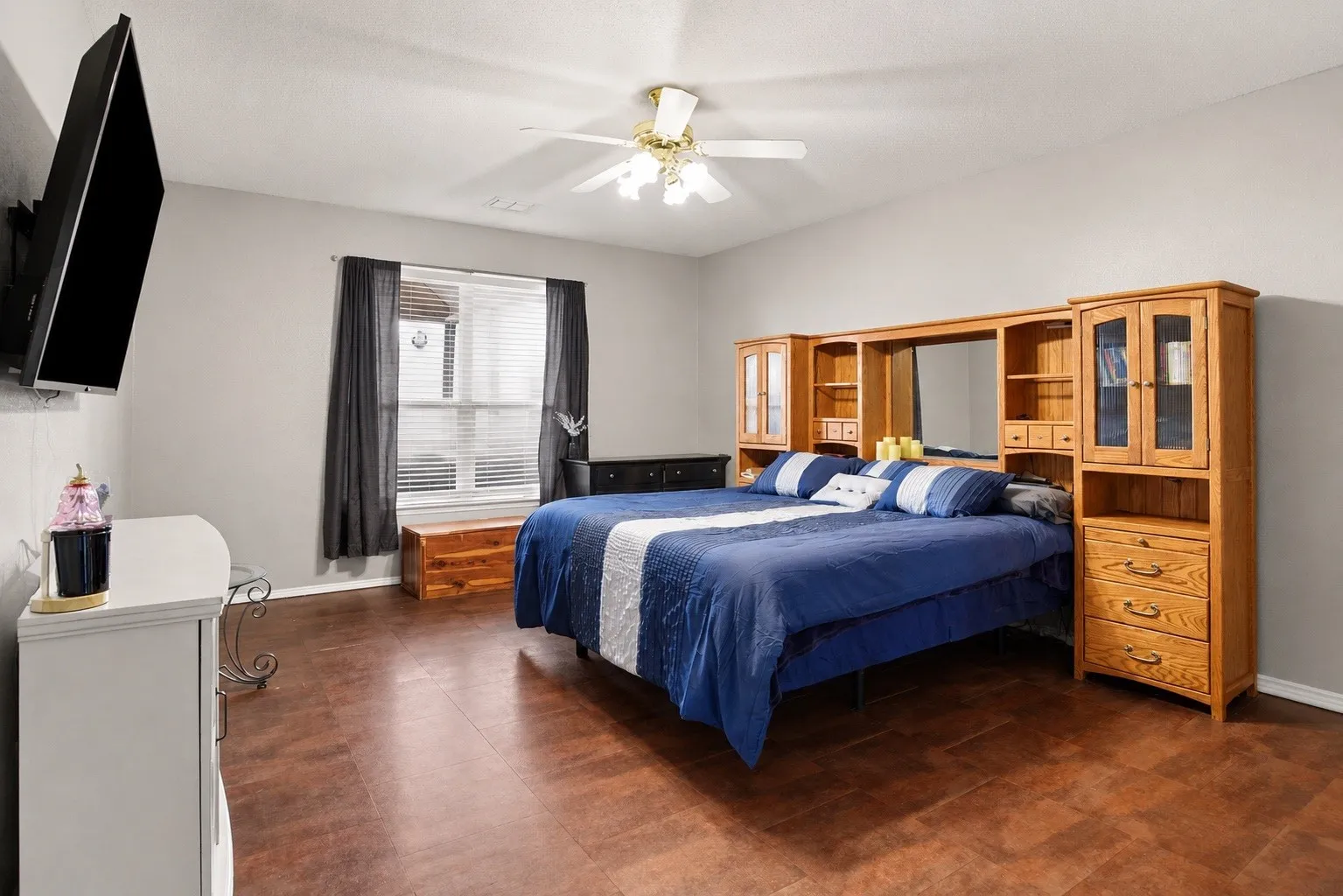 Single Family Residence For Sale in Rockwall County , 2932 Lost Creek Court, Rockwall, Texas 75032, 4 Bedroom, 3 Bathroom, 2 Garage spaces, 2,842 Sqft, built in 2003, mls#21329873, Real Estate Agent in Rockwall, Homes For Sale in Rockwall county, Homes For Sale in Rockwall, Realtor in Rockwall Texas, Real Estate Brokerage Independent Realty Texas, Luminita Cordes Realtor