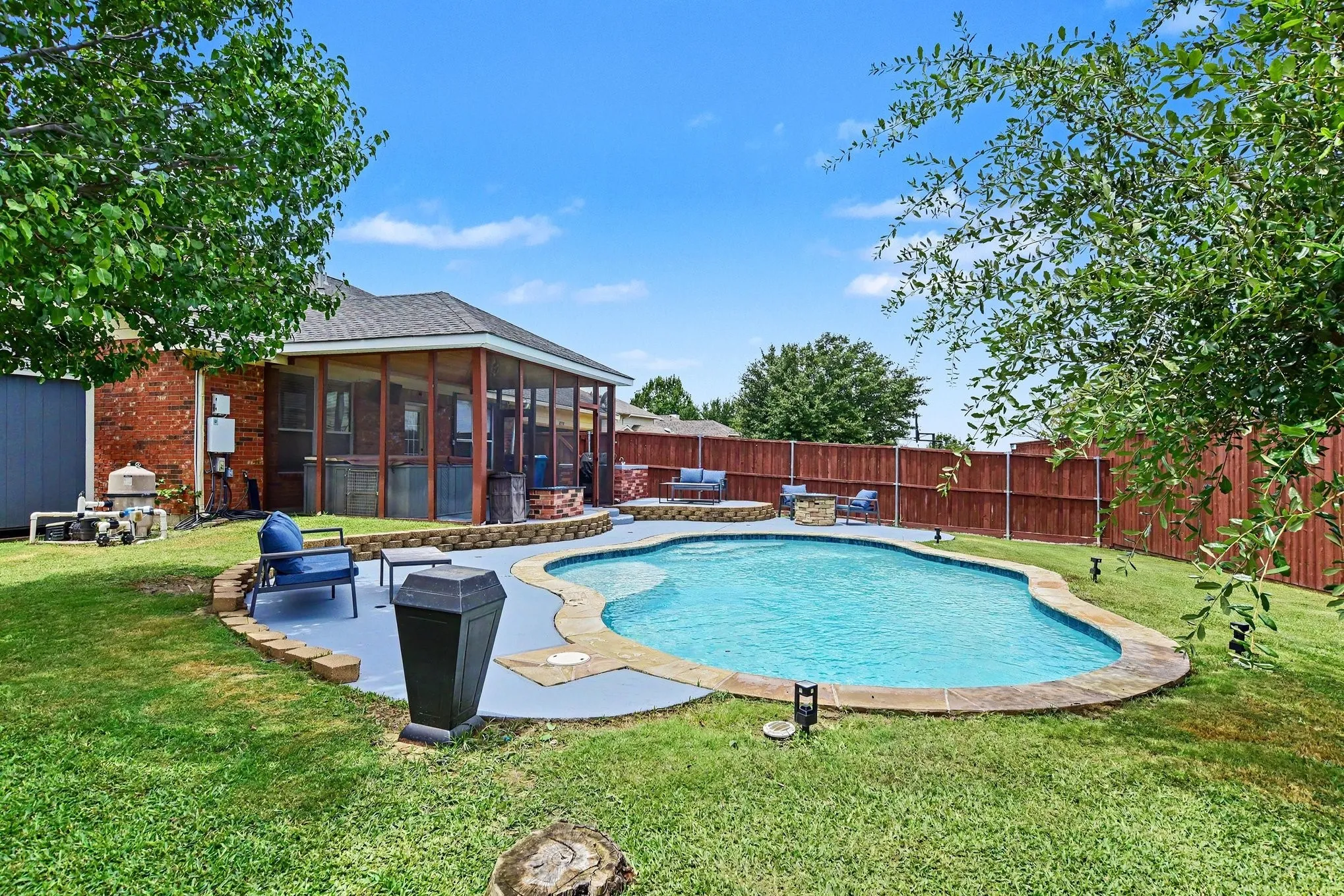 Single Family Residence For Sale in Rockwall County , 2932 Lost Creek Court, Rockwall, Texas 75032, 4 Bedroom, 3 Bathroom, 2 Garage spaces, 2,842 Sqft, built in 2003, mls#21329873, Real Estate Agent in Rockwall, Homes For Sale in Rockwall county, Homes For Sale in Rockwall, Realtor in Rockwall Texas, Real Estate Brokerage Independent Realty Texas, Luminita Cordes Realtor