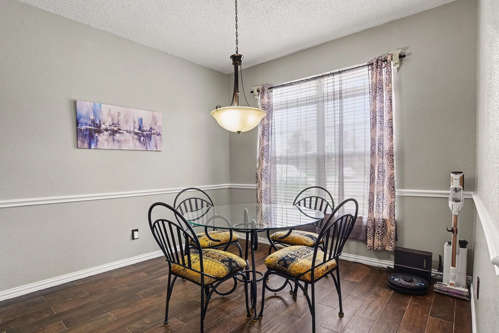 Single Family Residence For Sale in Rockwall County , 2932 Lost Creek Court, Rockwall, Texas 75032, 4 Bedroom, 3 Bathroom, 2 Garage spaces, 2,842 Sqft, built in 2003, mls#21329873, Real Estate Agent in Rockwall, Homes For Sale in Rockwall county, Homes For Sale in Rockwall, Realtor in Rockwall Texas, Real Estate Brokerage Independent Realty Texas, Luminita Cordes Realtor