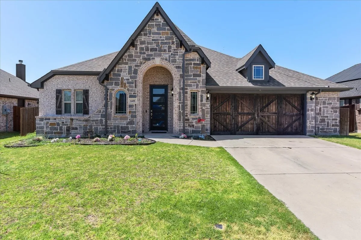 Single Family Residence For Sale in Ellis County , 648 Sirius Lane, Waxahachie, Texas 75165, 4 Bedroom, 3 Bathroom, 2 Garage spaces, 2,528 Sqft, built in 2022, Price $515,000, mls#21329811, Real Estate Agent in Waxahachie, Homes For Sale in Ellis county, Homes For Sale in Waxahachie, Realtor in Waxahachie Texas, Real Estate Brokerage Independent Realty Texas, Luminita Cordes Realtor