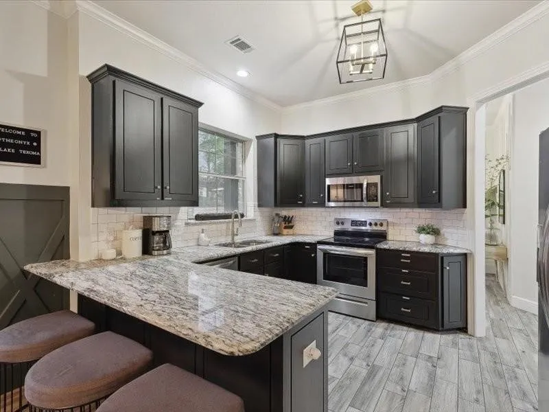 Single Family Residence For Rent in Grayson County , 223 Oklahoma Avenue, Pottsboro, Texas 75076, 4 Bedrooms, 3 Bathrooms, 2 Garage spaces, 2,780 Sqft, built in 2005, Price $4,300, mls#21330038, Real Estate Agent in Pottsboro, Homes For Rent in Grayson county, Homes For Rent in Pottsboro, Realtor in Pottsboro Texas, Real Estate Brokerage Independent Realty Texas, Luminita Cordes Realtor