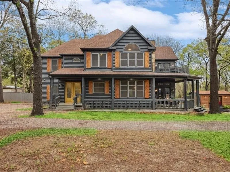 Single Family Residence For Rent in Grayson County , 223 Oklahoma Avenue, Pottsboro, Texas 75076, 4 Bedrooms, 3 Bathrooms, 2 Garage spaces, 2,780 Sqft, built in 2005, Price $4,300, mls#21330038, Real Estate Agent in Pottsboro, Homes For Rent in Grayson county, Homes For Rent in Pottsboro, Realtor in Pottsboro Texas, Real Estate Brokerage Independent Realty Texas, Luminita Cordes Realtor